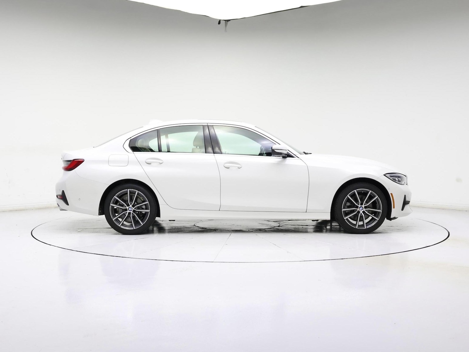 2021 BMW 3 Series 330i - Photo 8