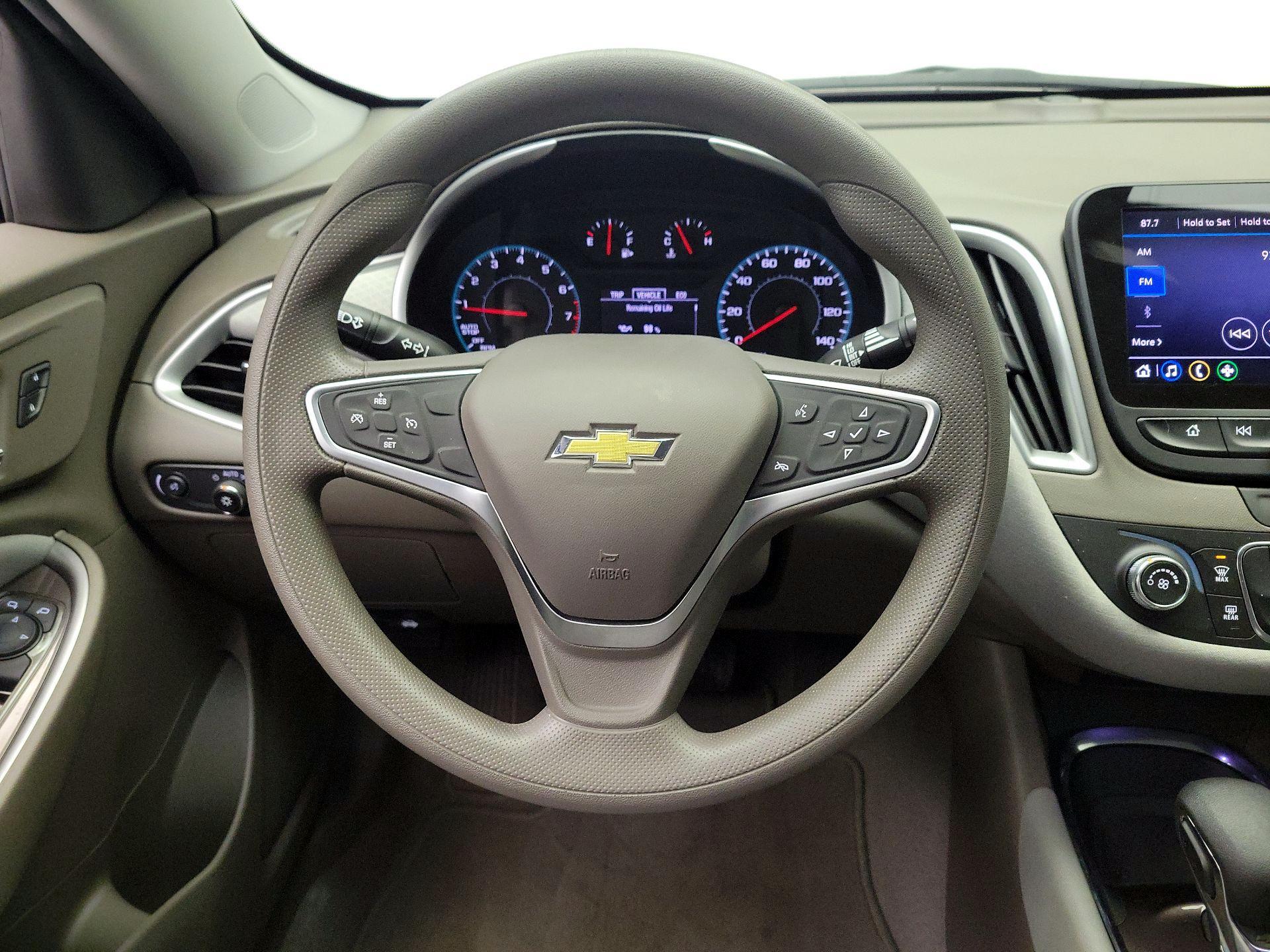 Thumbnail: 2022 Chevrolet Malibu - 10