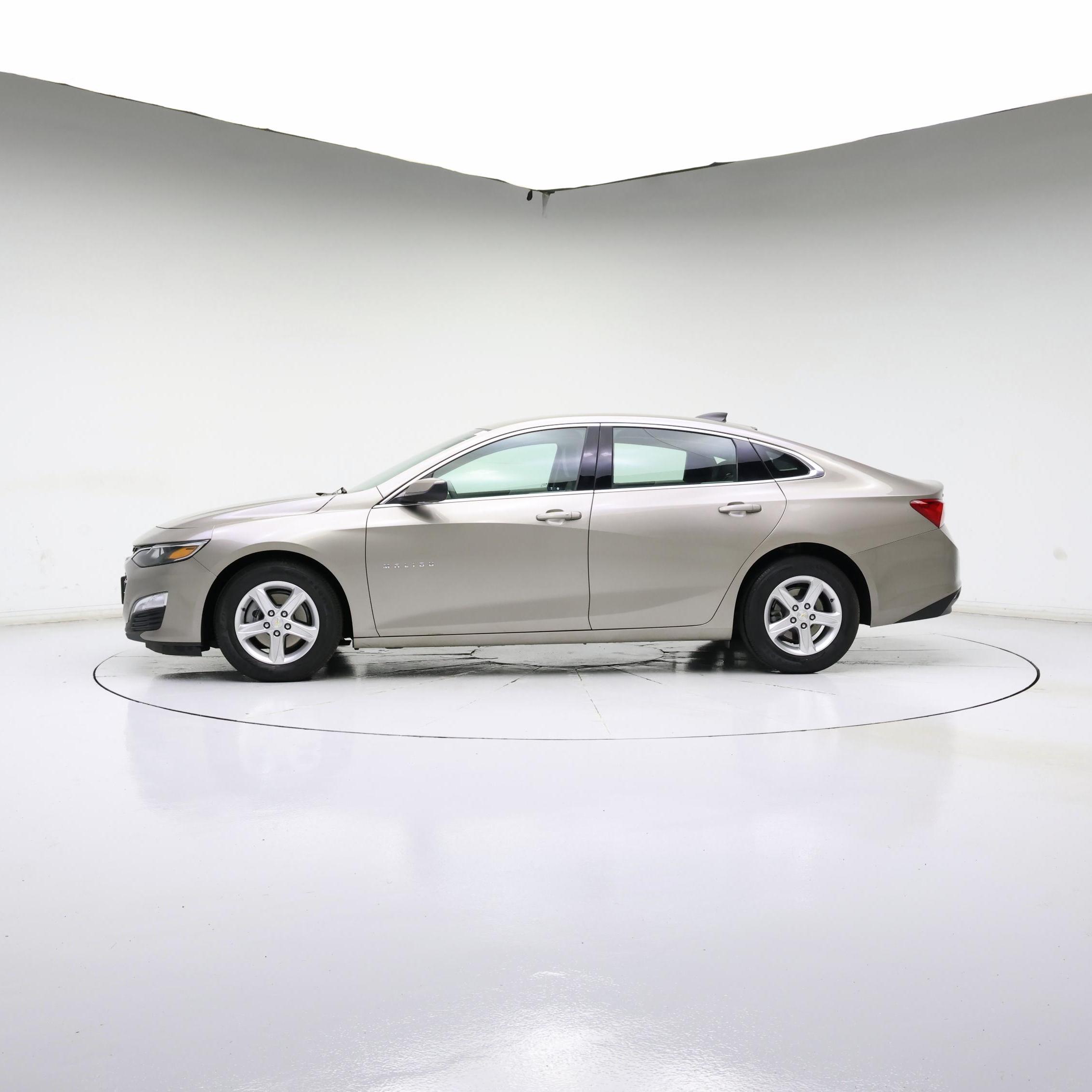 Thumbnail: 2022 Chevrolet Malibu - 3