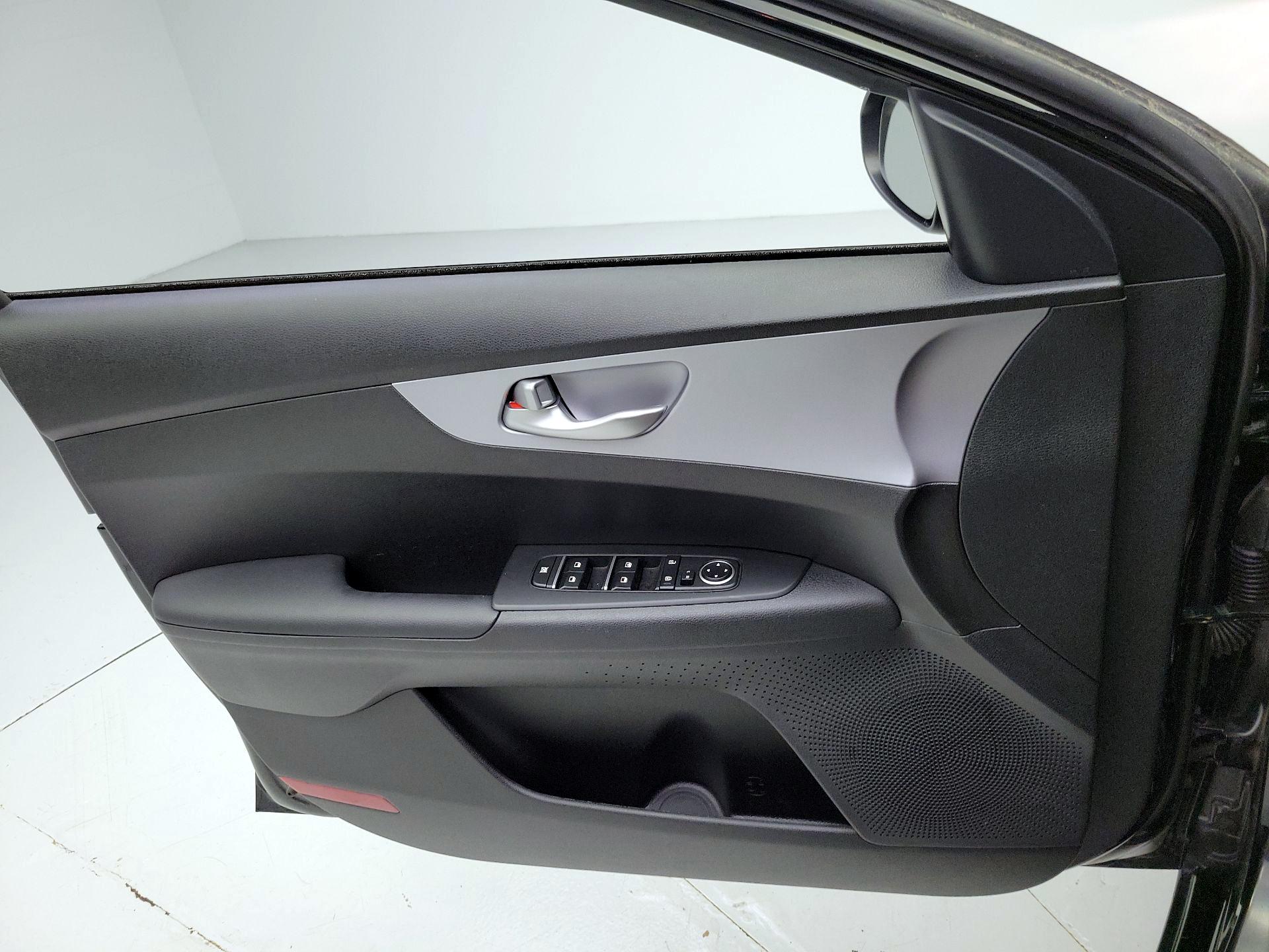 Thumbnail: 2024 Kia Forte - 12