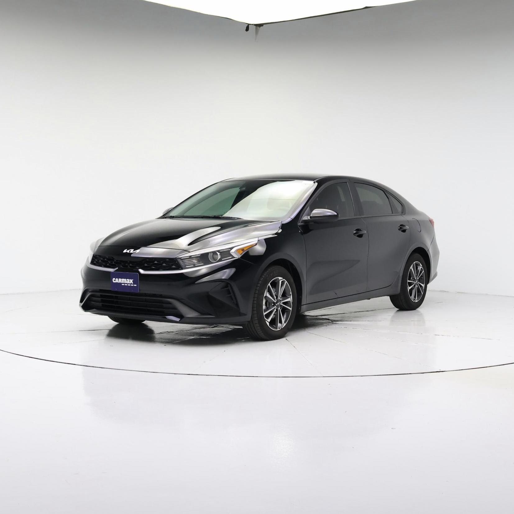 Thumbnail: 2024 Kia Forte - 4