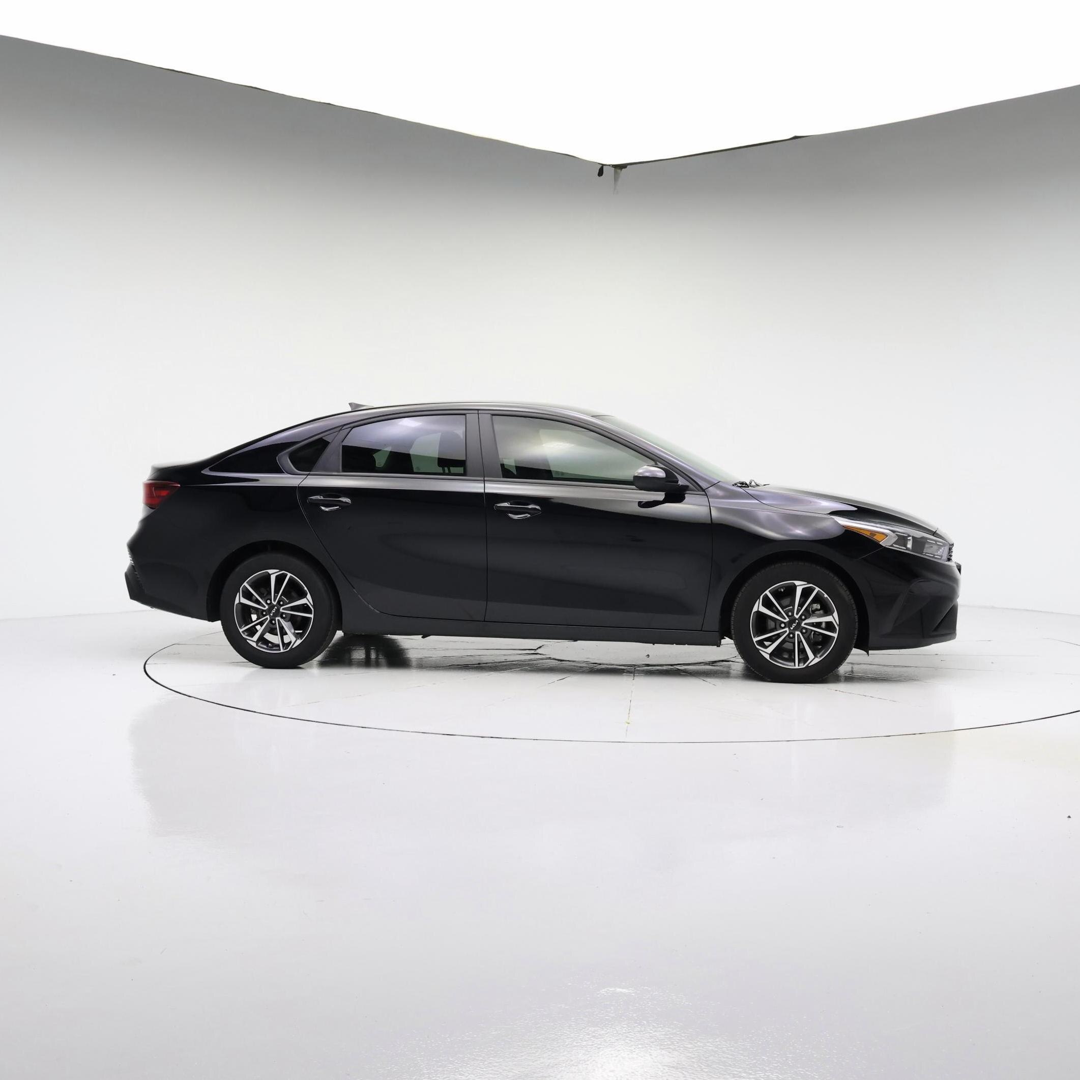 Thumbnail: 2024 Kia Forte - 7