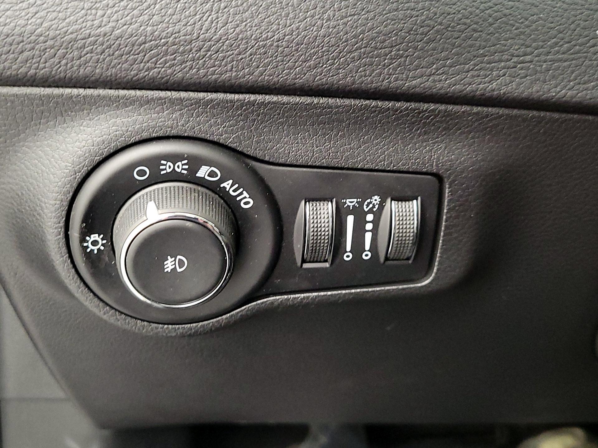 Thumbnail: 2021 Jeep Compass - 13