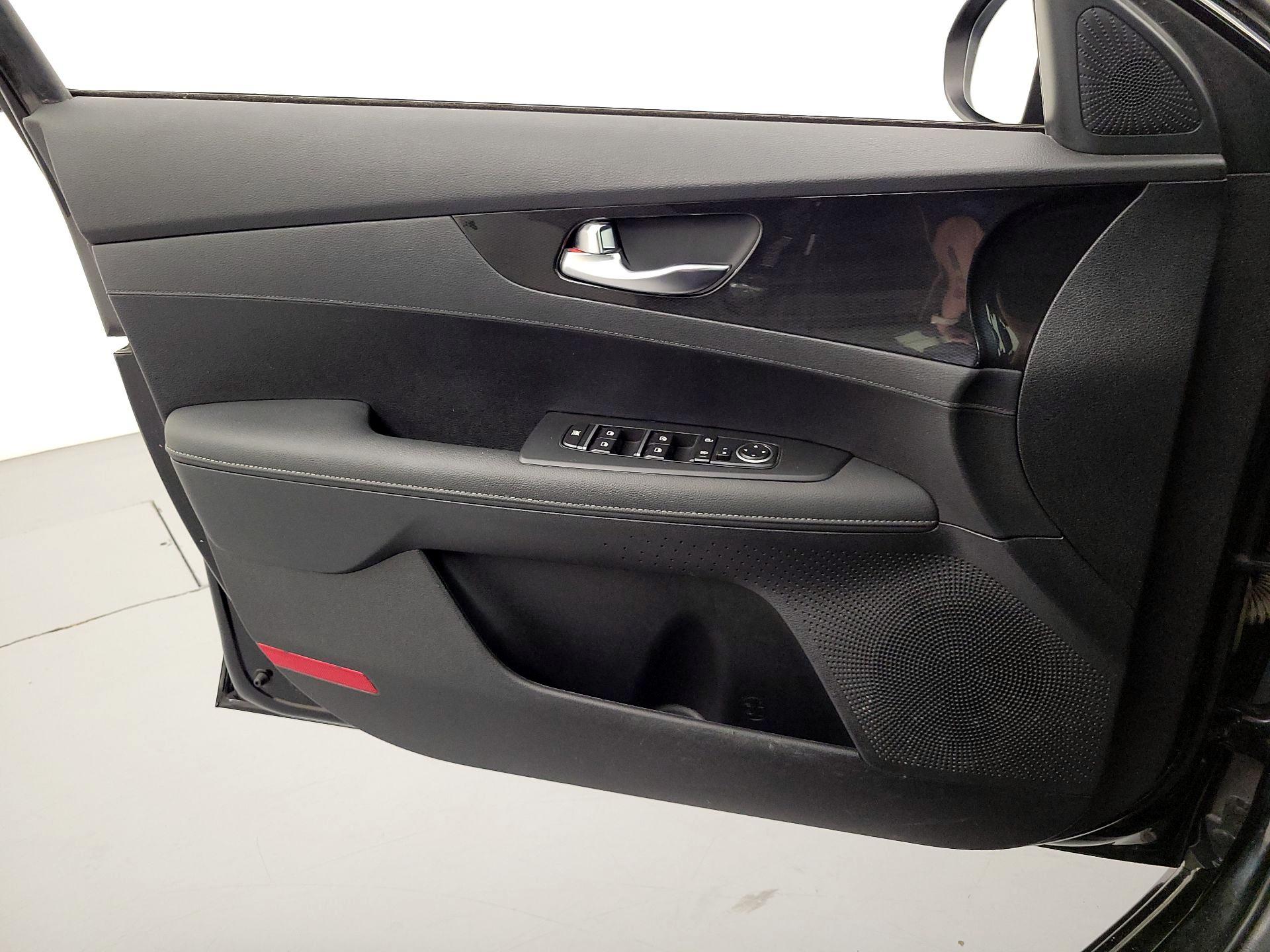 Thumbnail: 2024 Kia Forte - 12