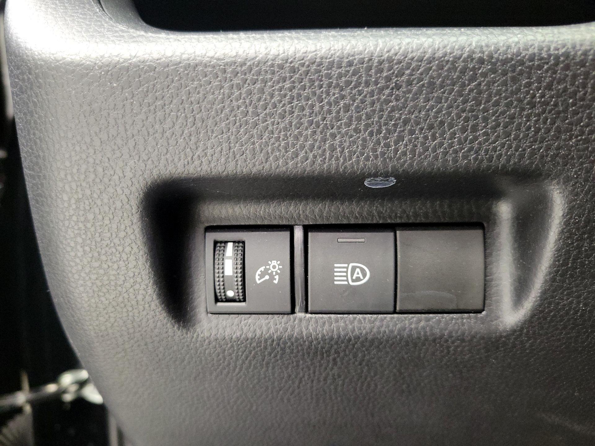 Thumbnail: 2021 Toyota RAV4 - 13