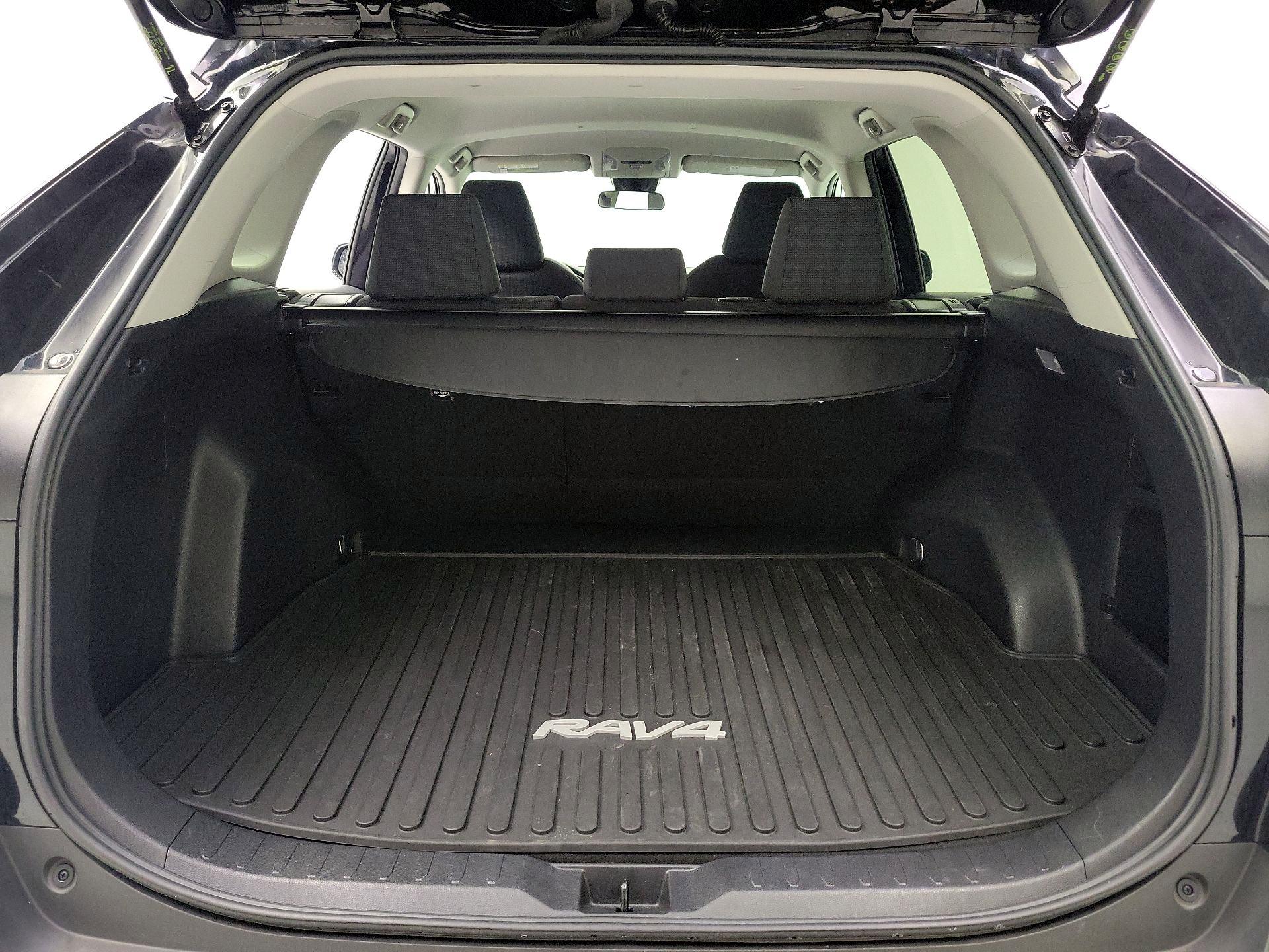 Thumbnail: 2021 Toyota RAV4 - 20