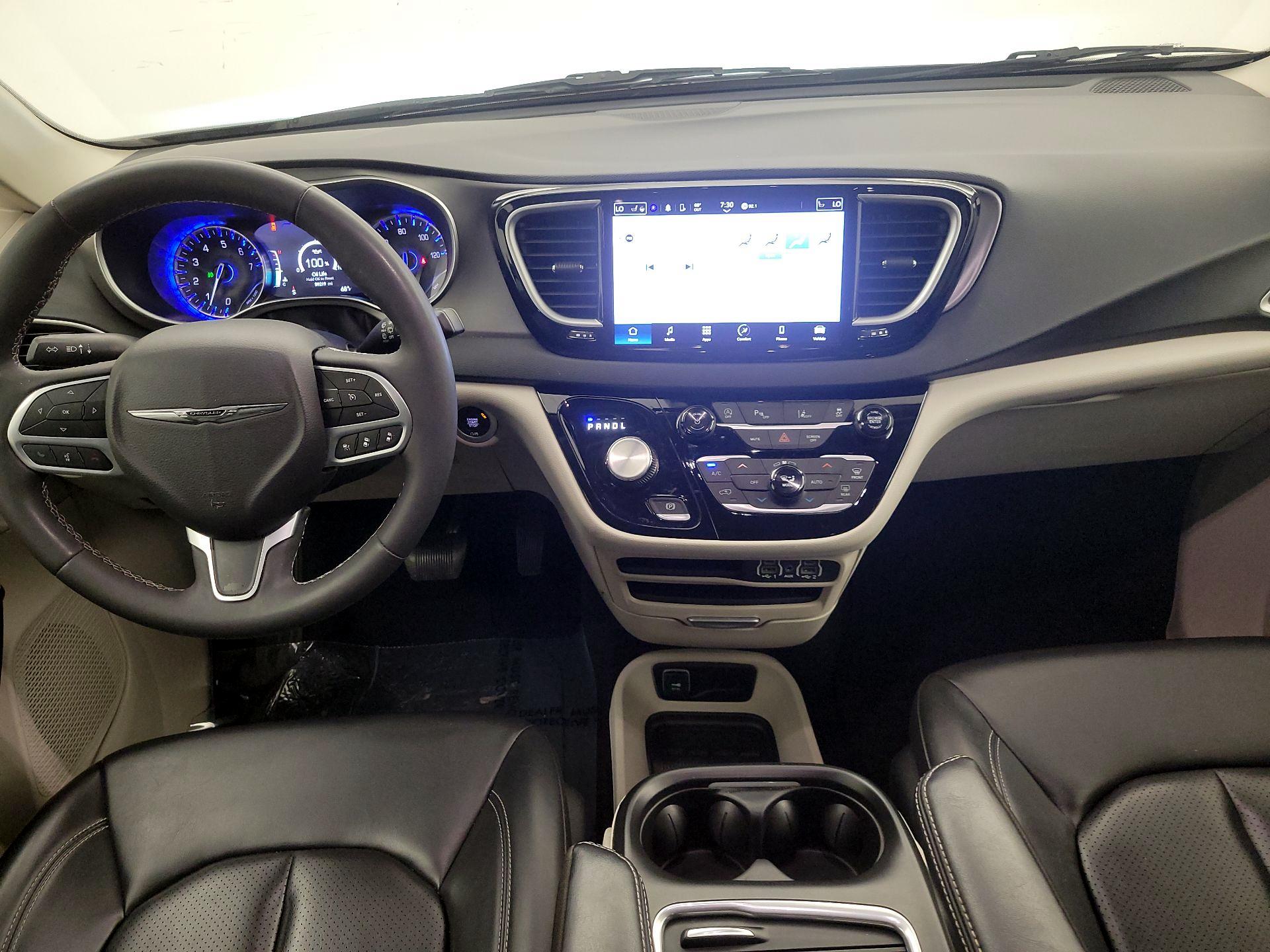Thumbnail: 2023 Chrysler Pacifica - 9