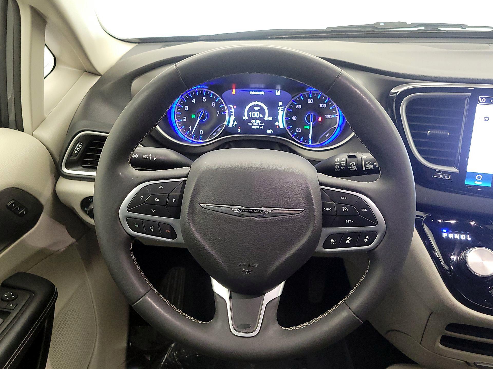 Thumbnail: 2023 Chrysler Pacifica - 10