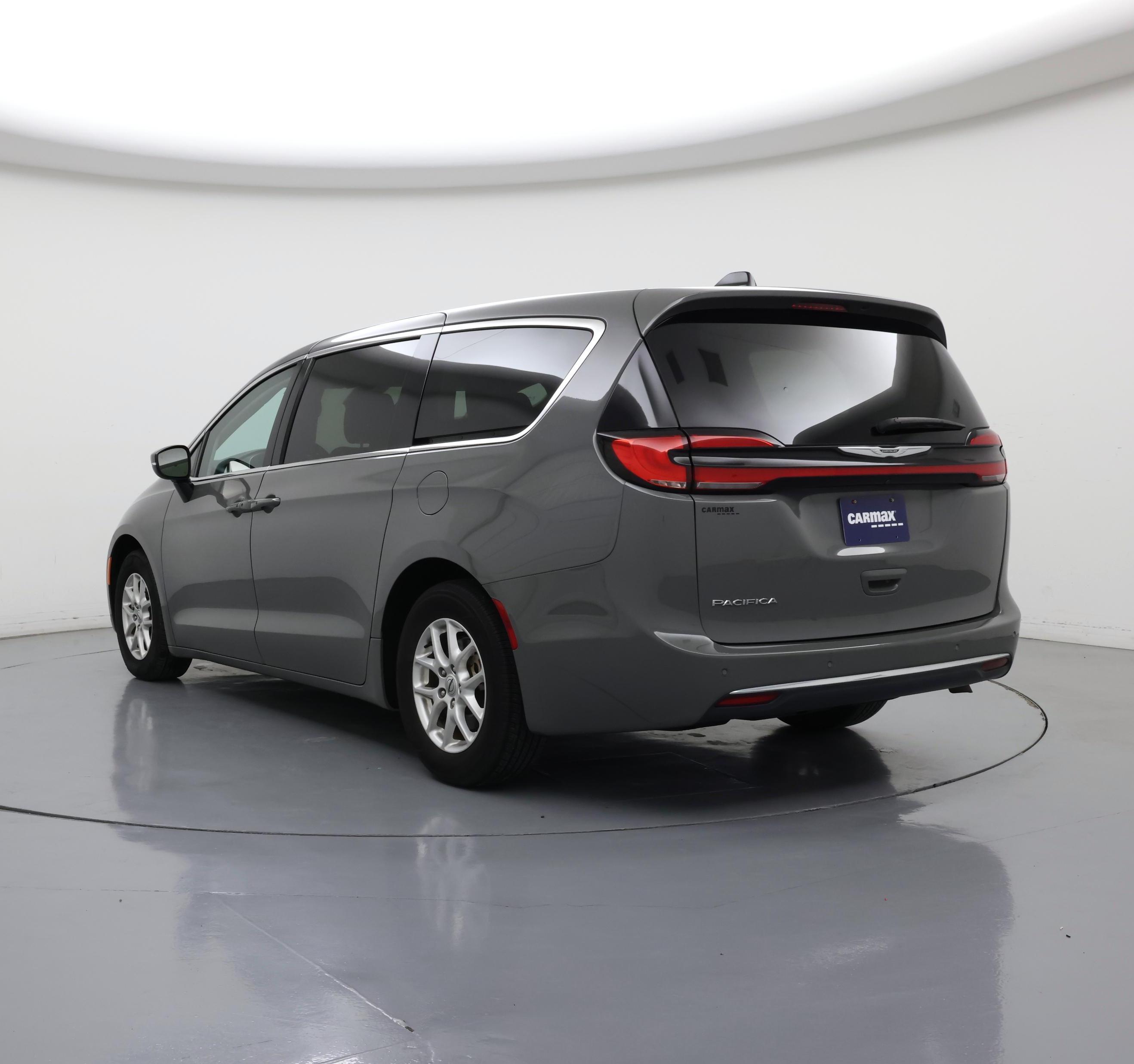 Thumbnail: 2023 Chrysler Pacifica - 2
