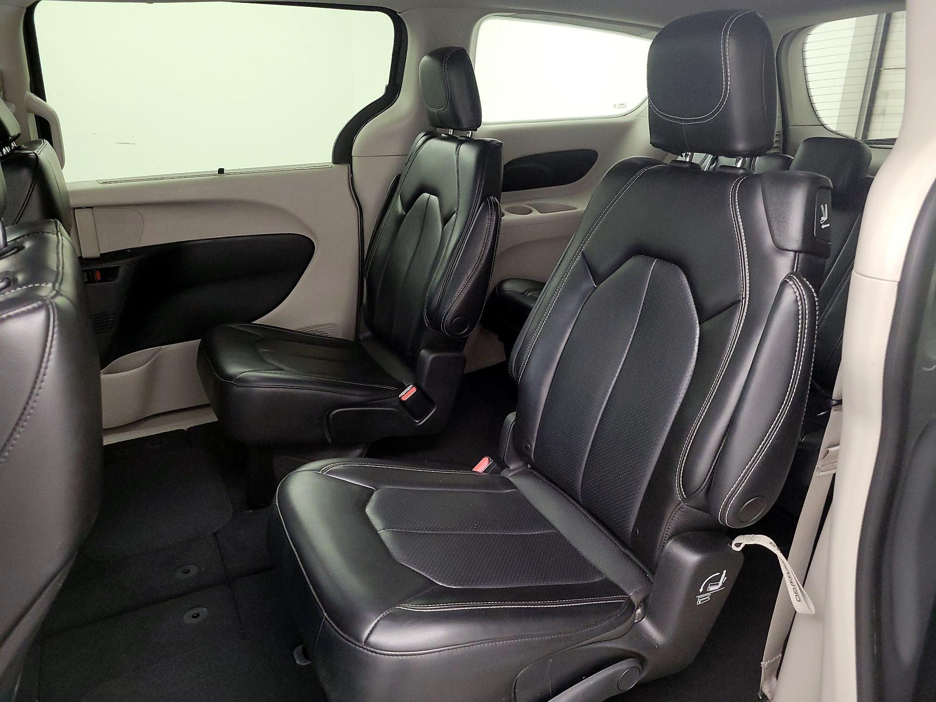 Thumbnail: 2023 Chrysler Pacifica - 19