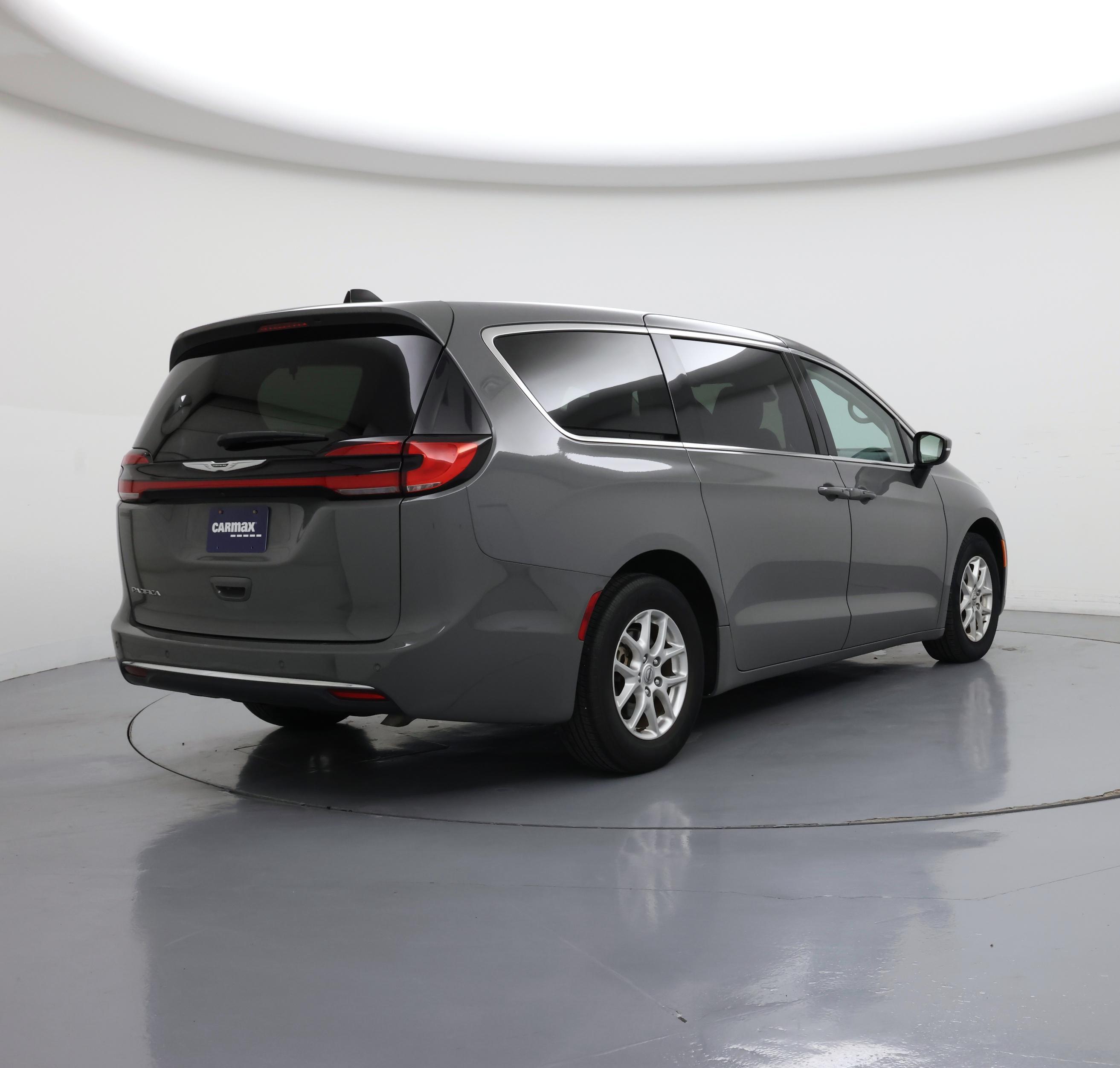 Thumbnail: 2023 Chrysler Pacifica - 8