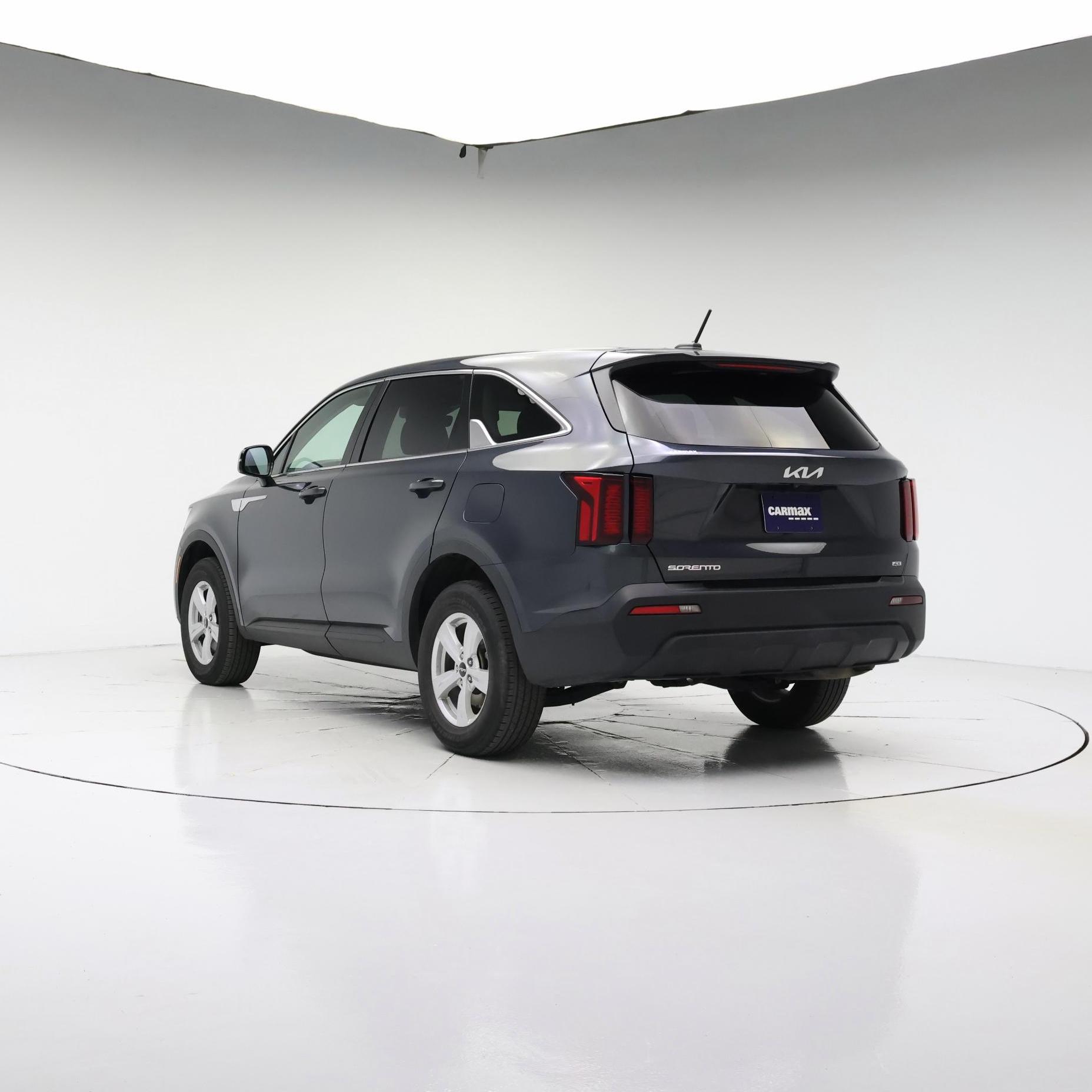 Thumbnail: 2023 Kia Sorento - 2