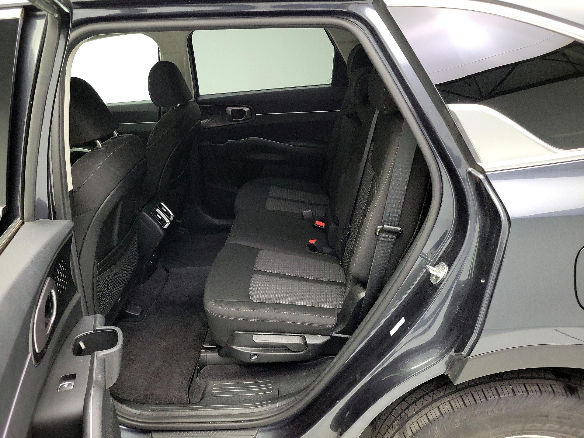 Thumbnail: 2023 Kia Sorento - 19