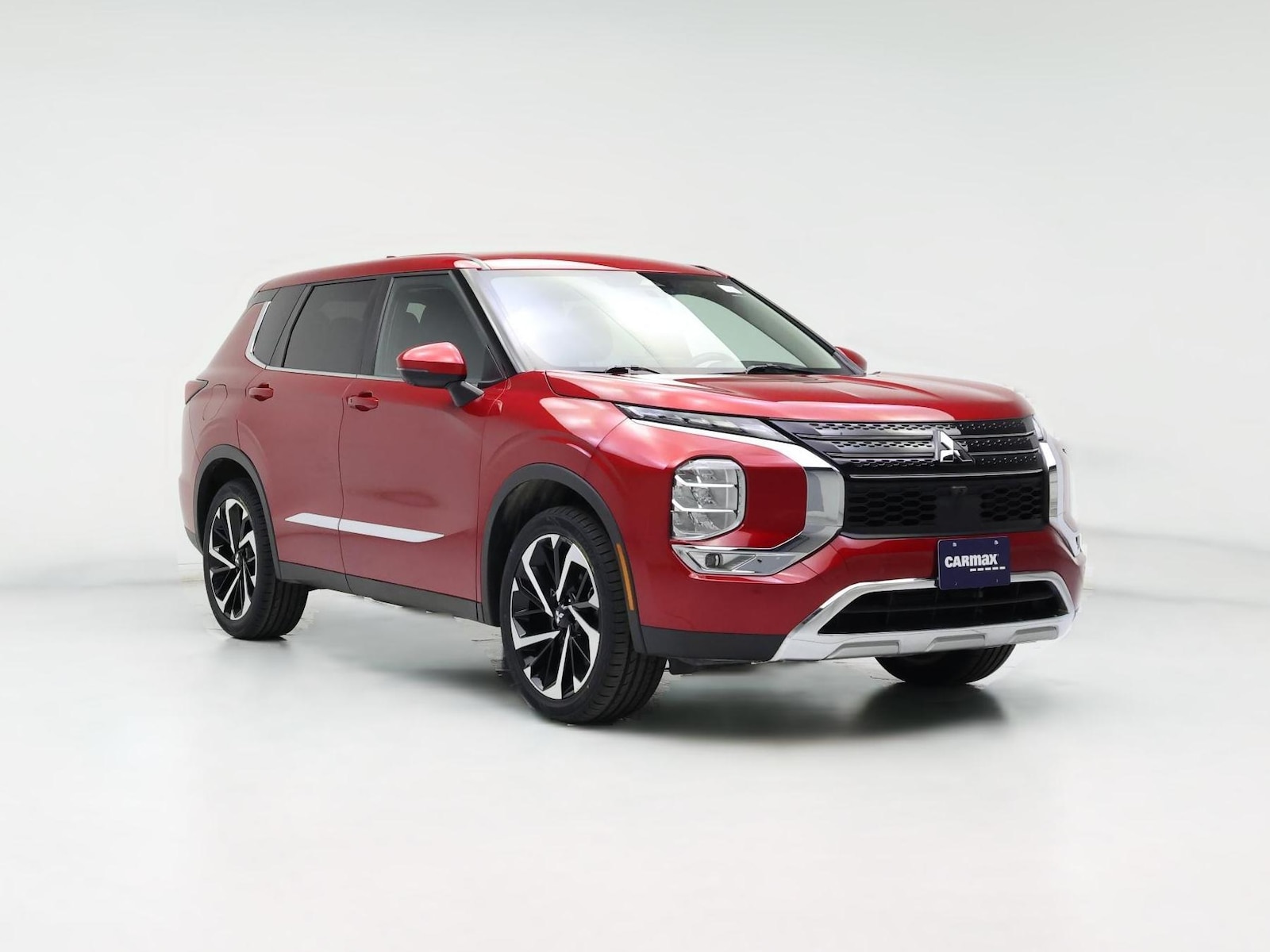 2023 Mitsubishi Outlander SE - Photo 1