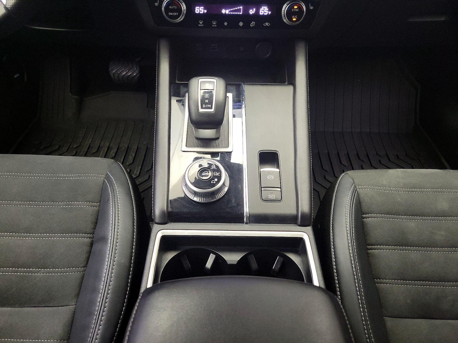 2023 Mitsubishi Outlander SE - Photo 18