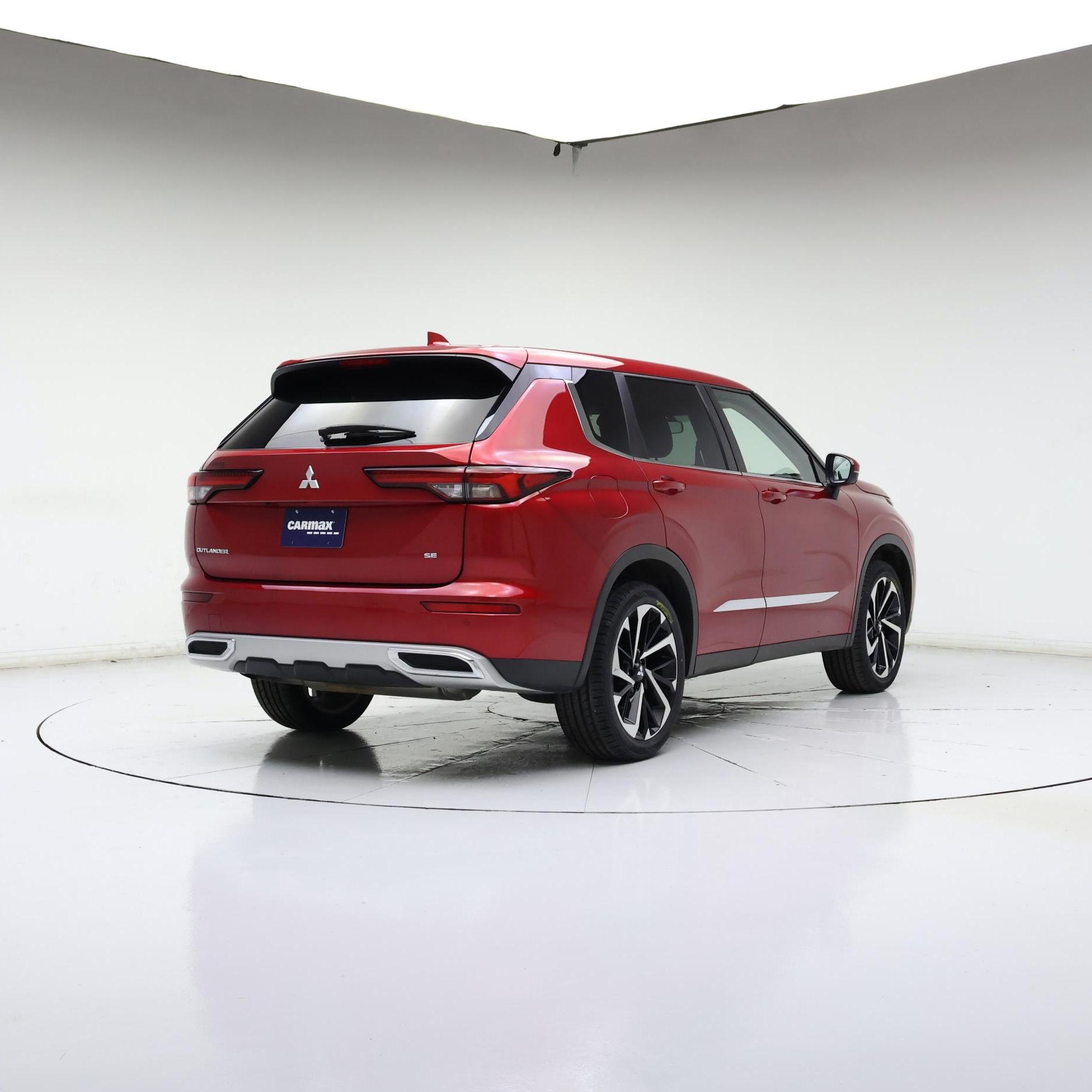 Thumbnail: 2023 Mitsubishi Outlander - 8