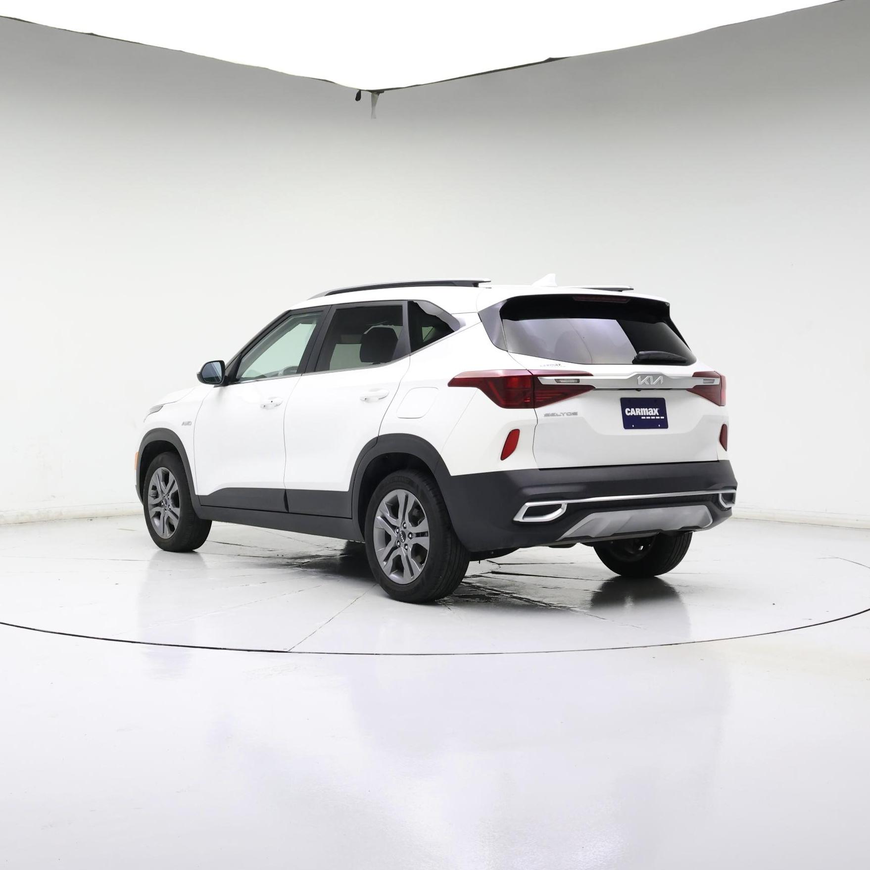 Thumbnail: 2023 Kia Seltos - 2