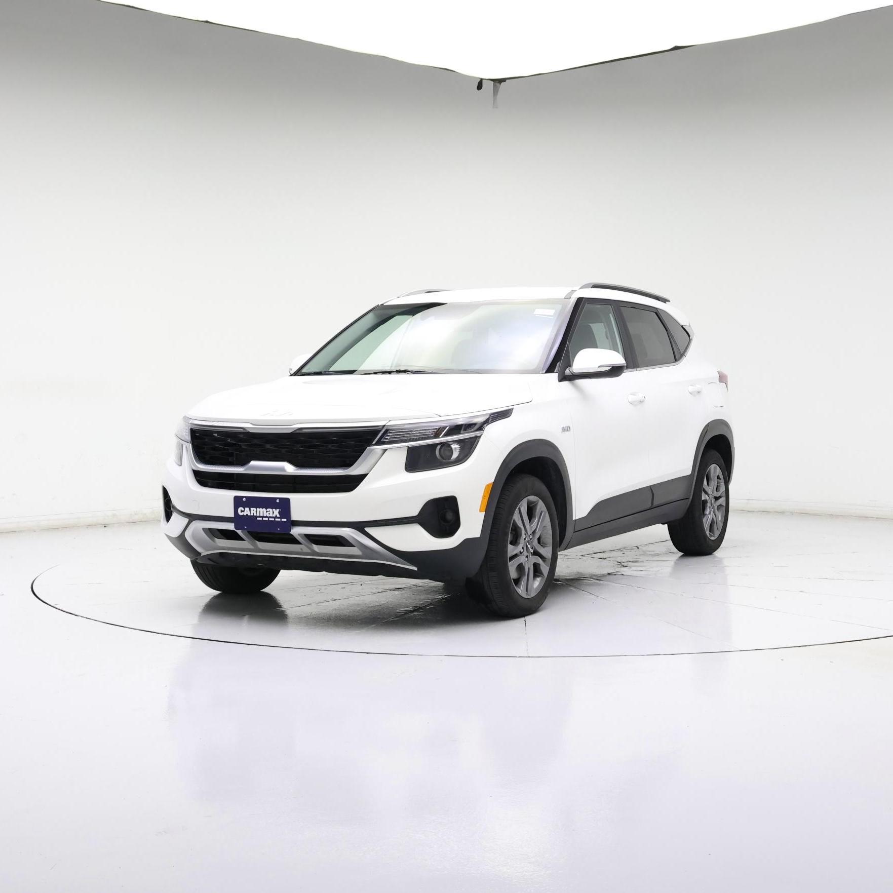 Thumbnail: 2023 Kia Seltos - 4