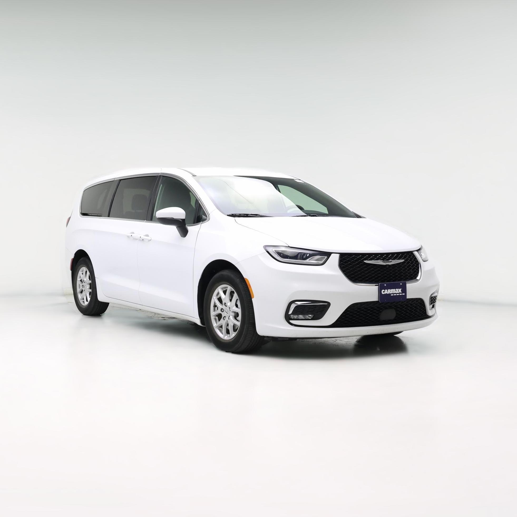 Thumbnail: 2023 Chrysler Pacifica - 1