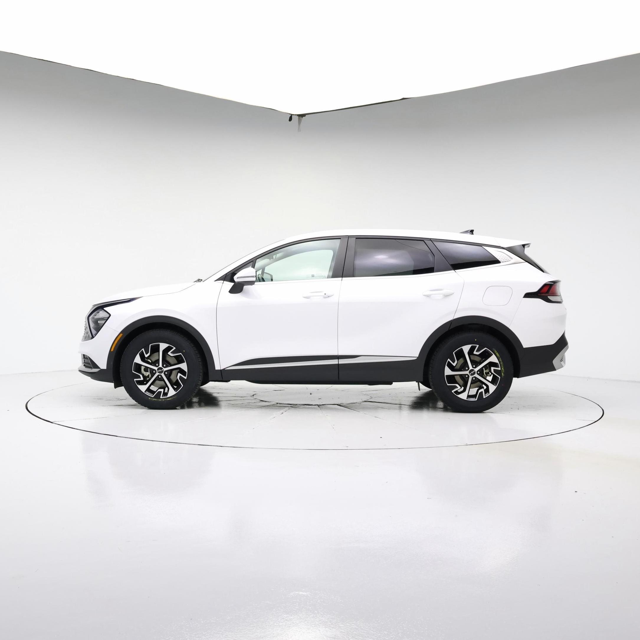 Thumbnail: 2023 Kia Sportage - 3