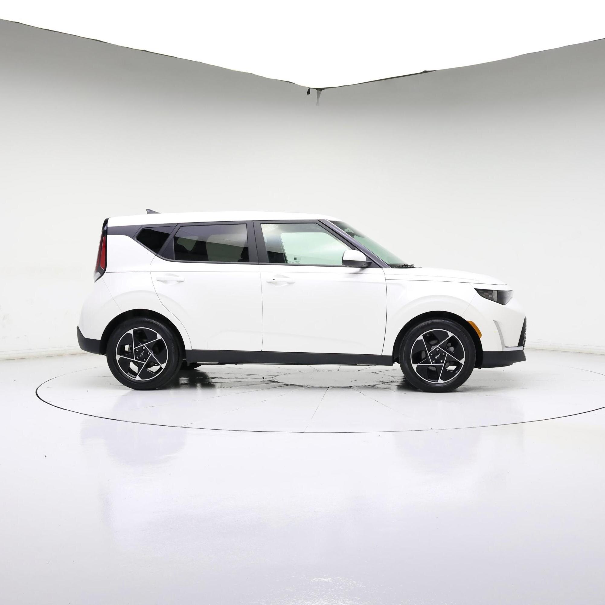 Thumbnail: 2023 Kia Soul - 7