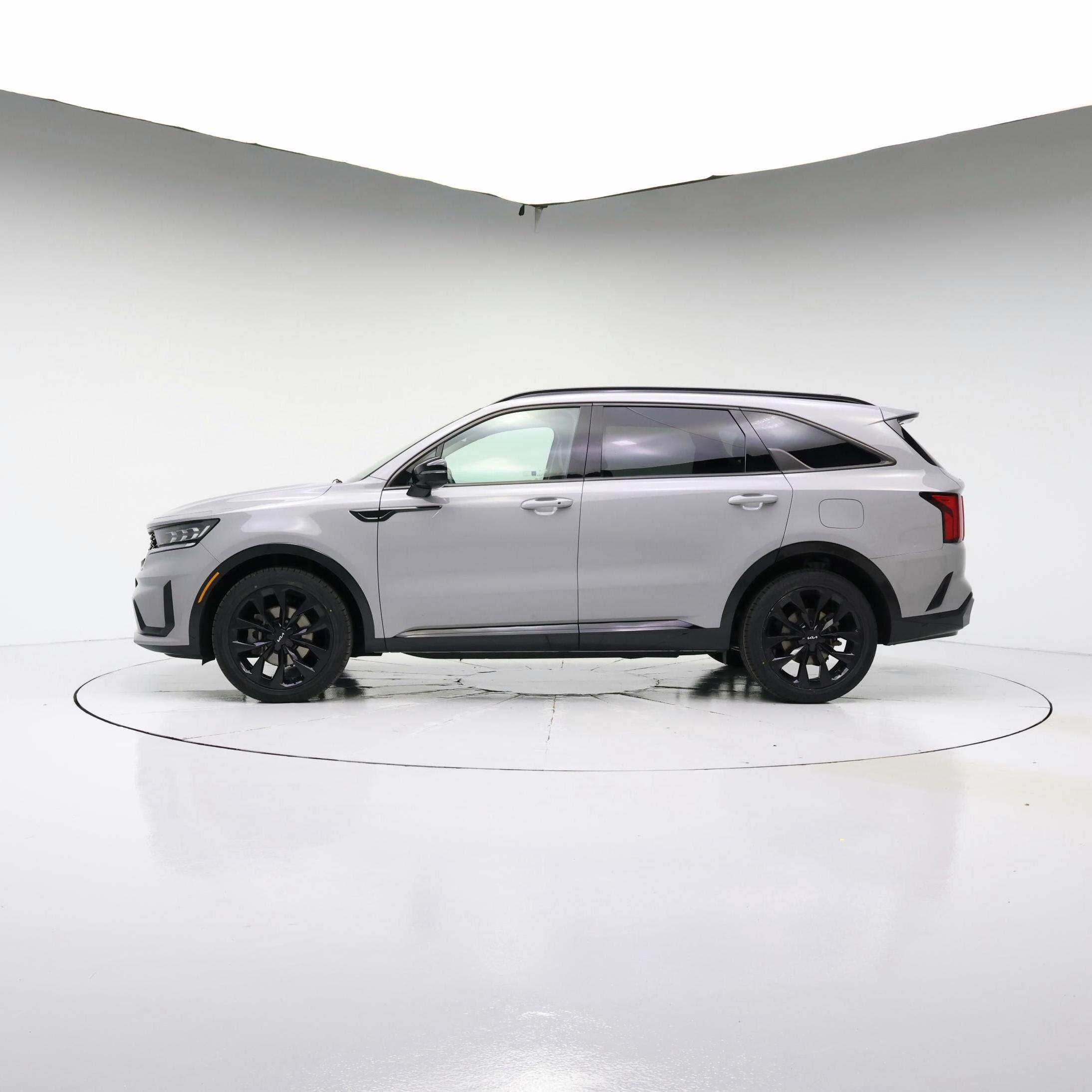Thumbnail: 2023 Kia Sorento - 3