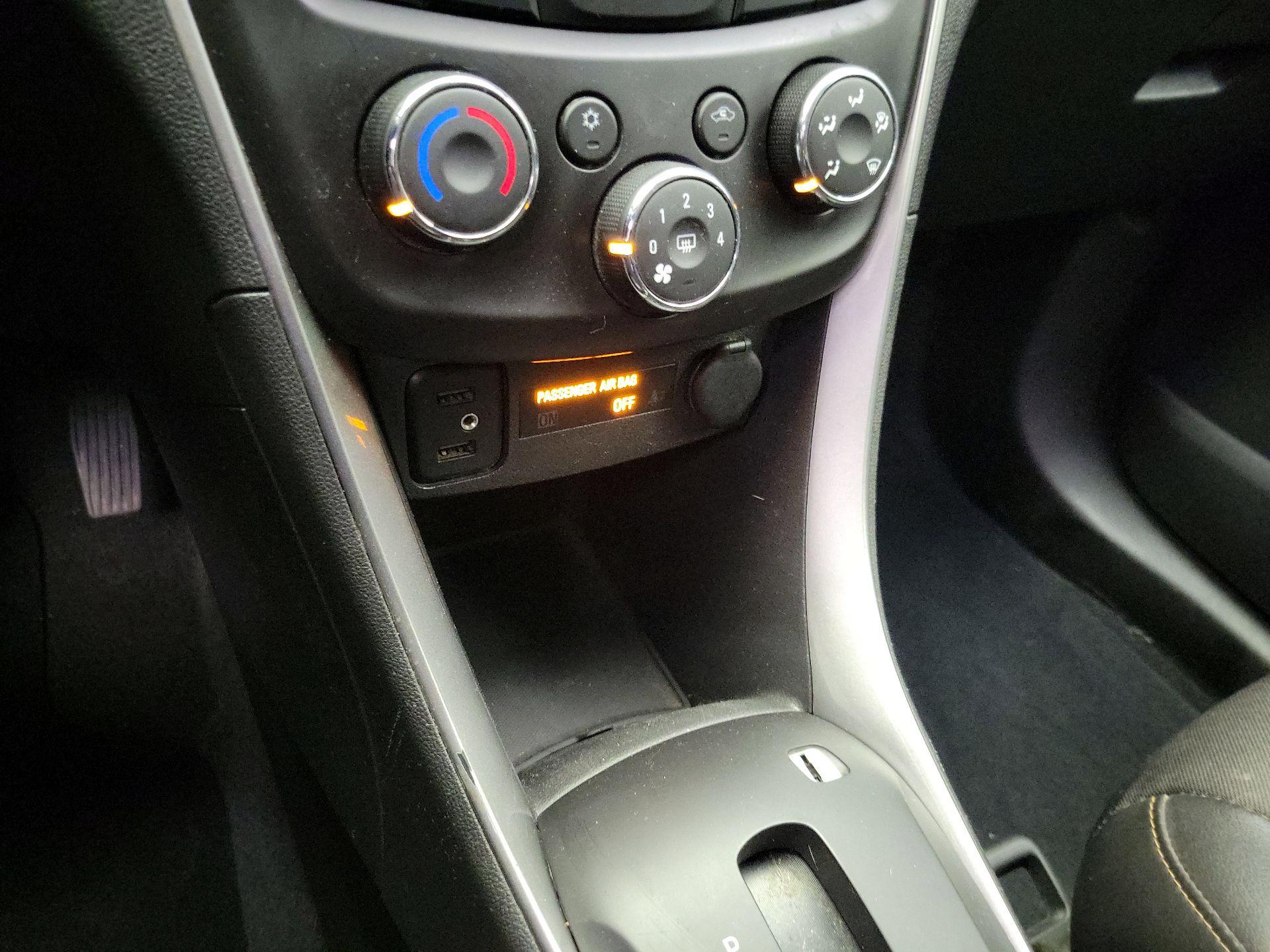 Thumbnail: 2020 Chevrolet Trax - 16