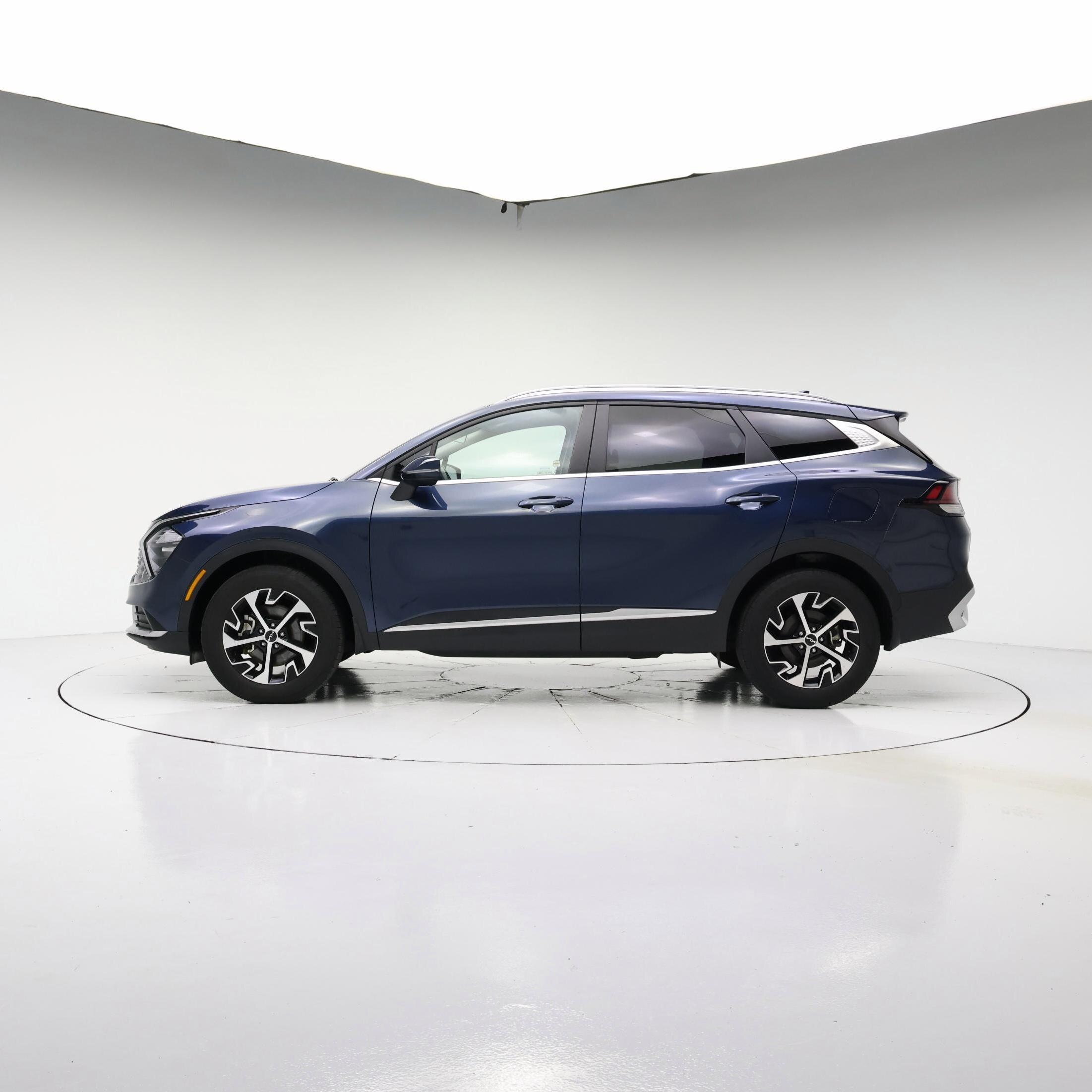 Thumbnail: 2023 Kia Sportage - 3