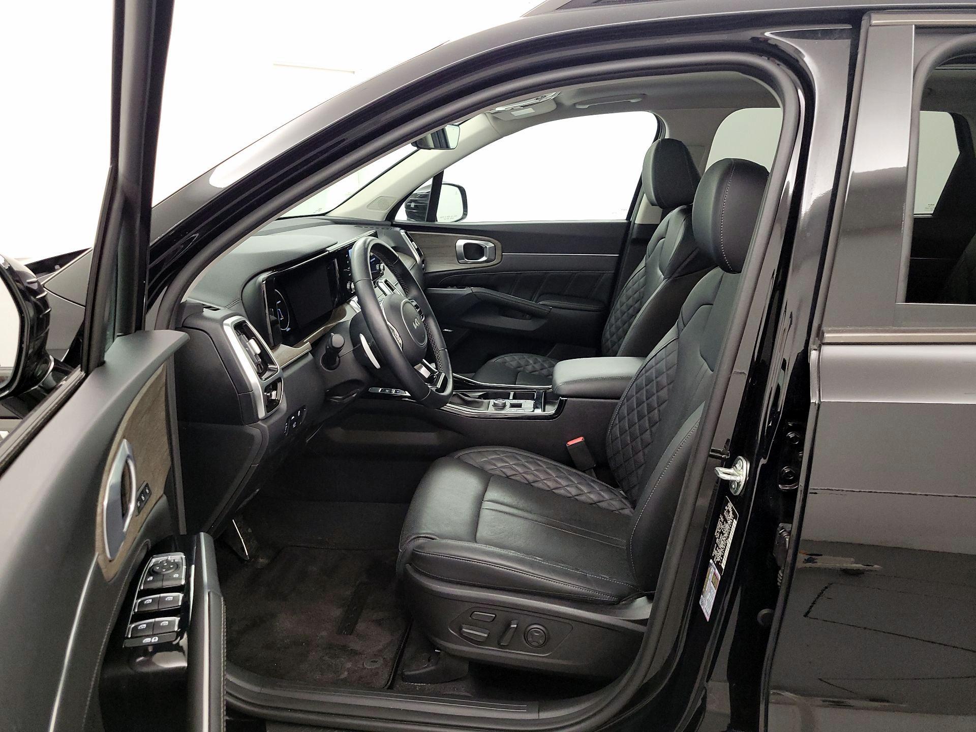 Thumbnail: 2023 Kia Sorento - 11