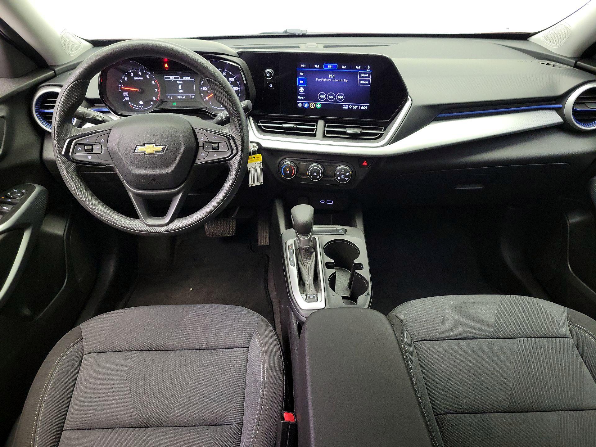 Thumbnail: 2024 Chevrolet Trax - 9