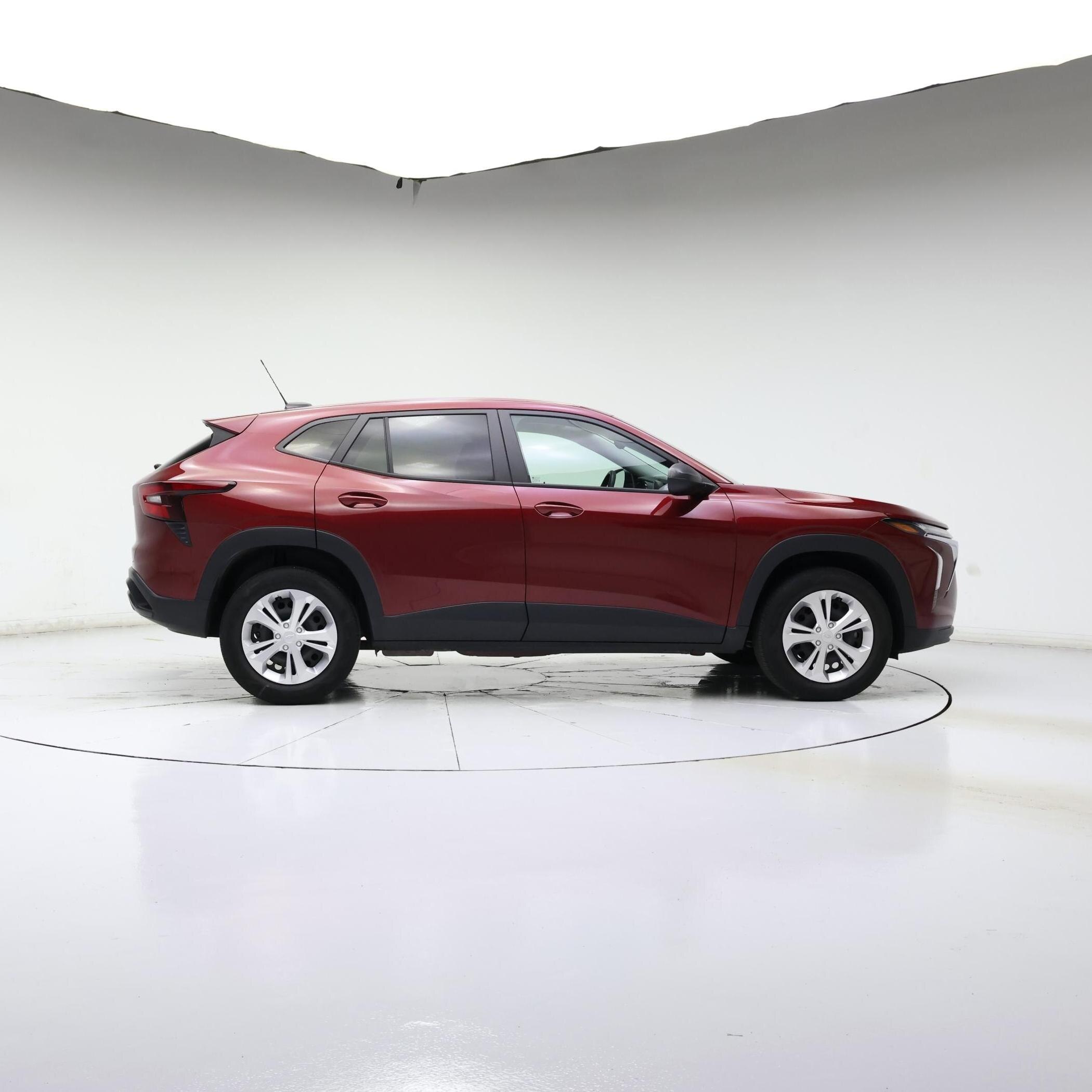 Thumbnail: 2024 Chevrolet Trax - 3