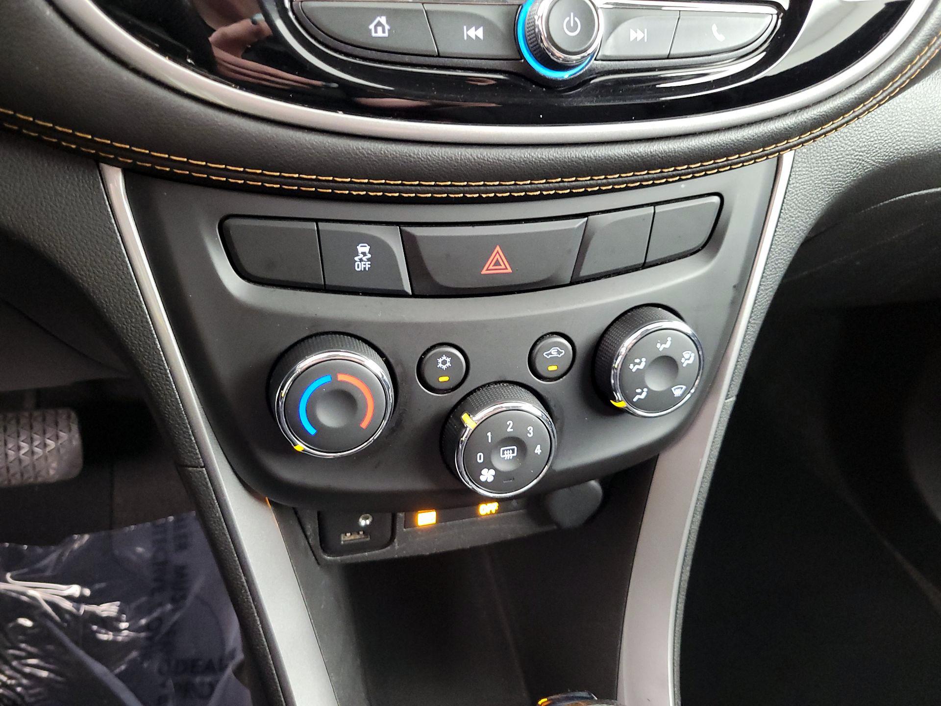 Thumbnail: 2020 Chevrolet Trax - 16