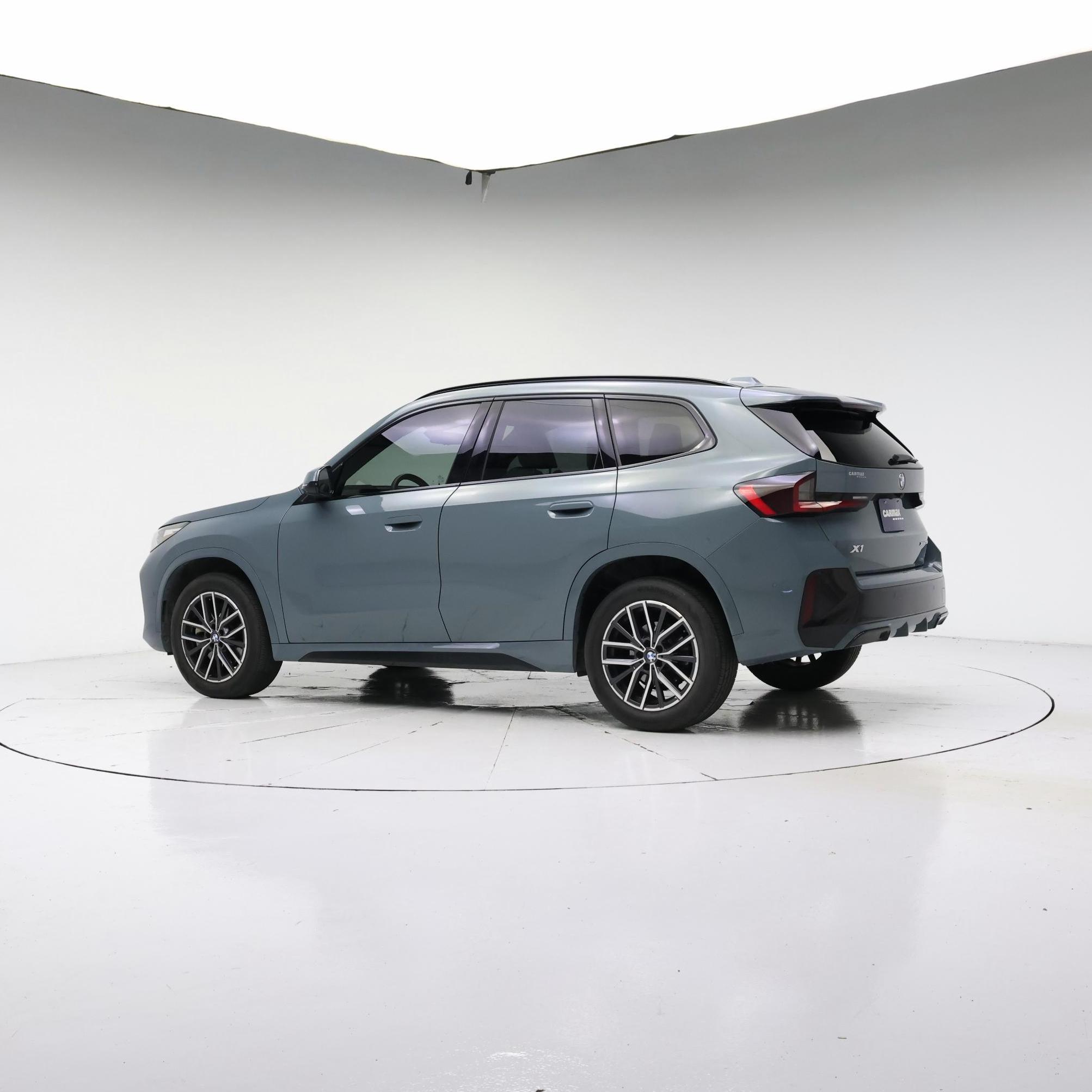 Thumbnail: 2023 BMW X1 - 3