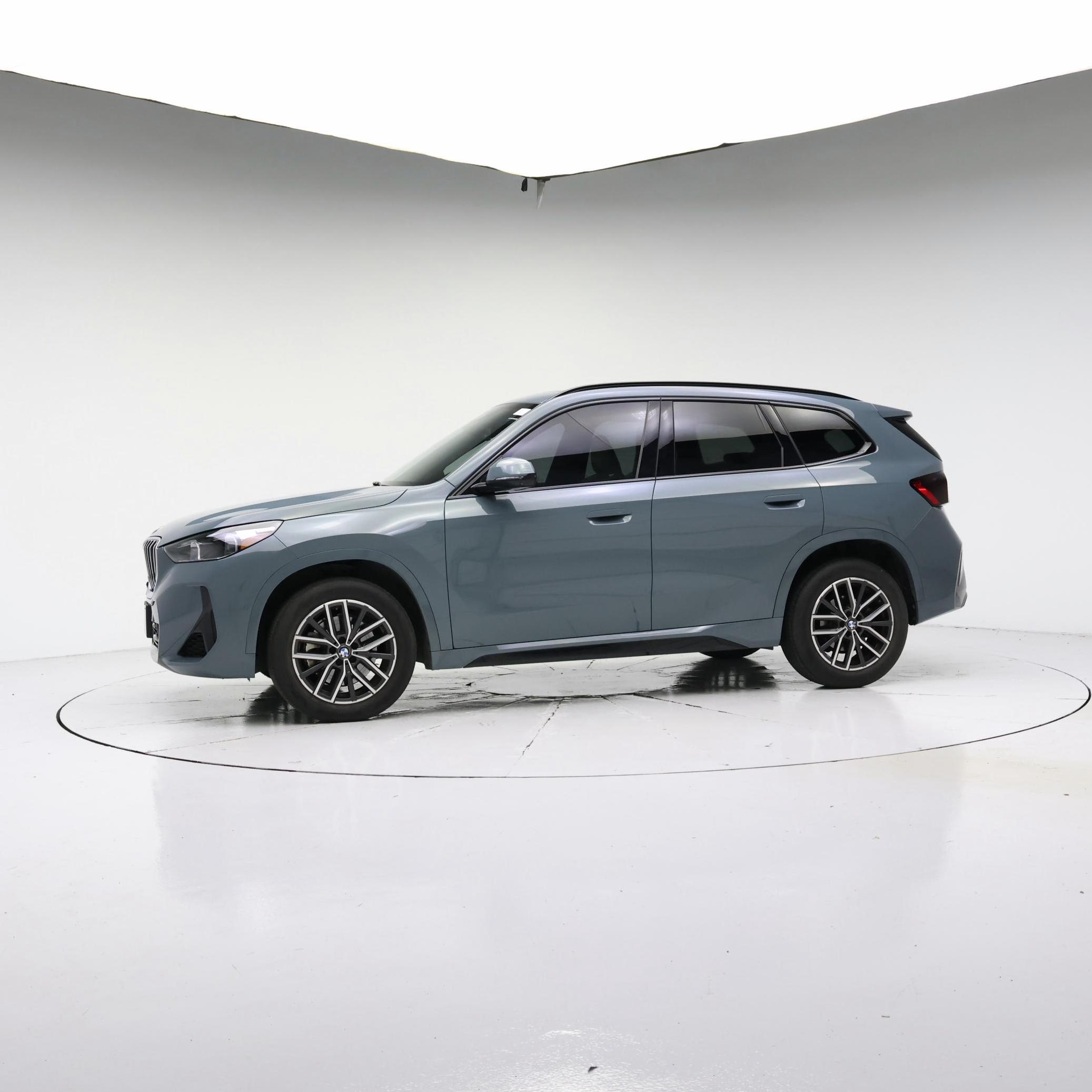 Thumbnail: 2023 BMW X1 - 4