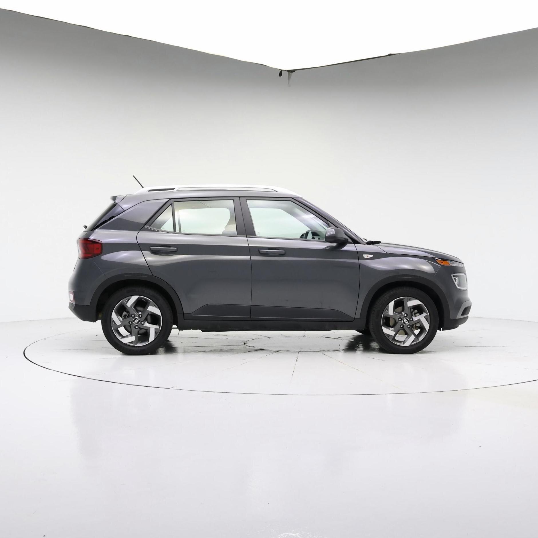 Thumbnail: 2024 Hyundai Venue - 3