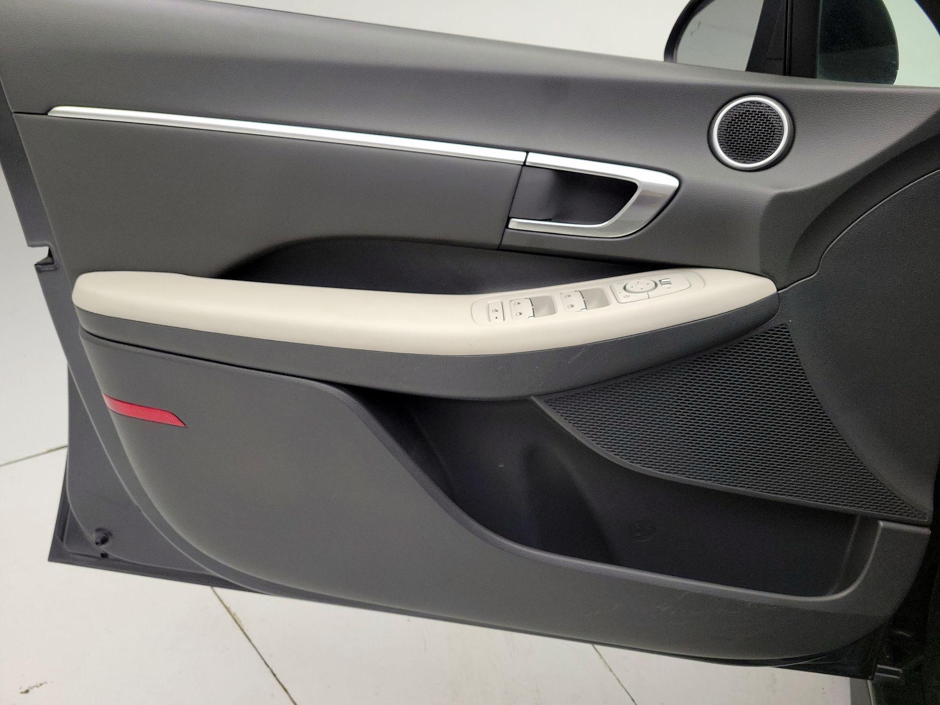 Thumbnail: 2023 Hyundai Sonata - 12