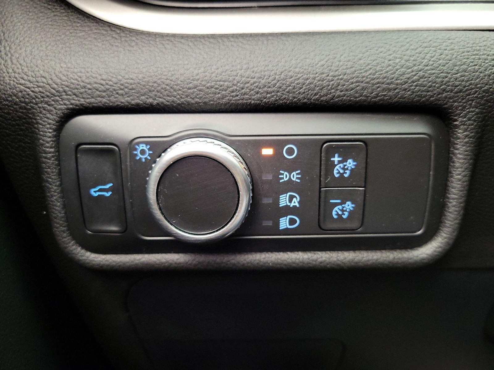 2022 Ford Explorer XLT - Photo 14