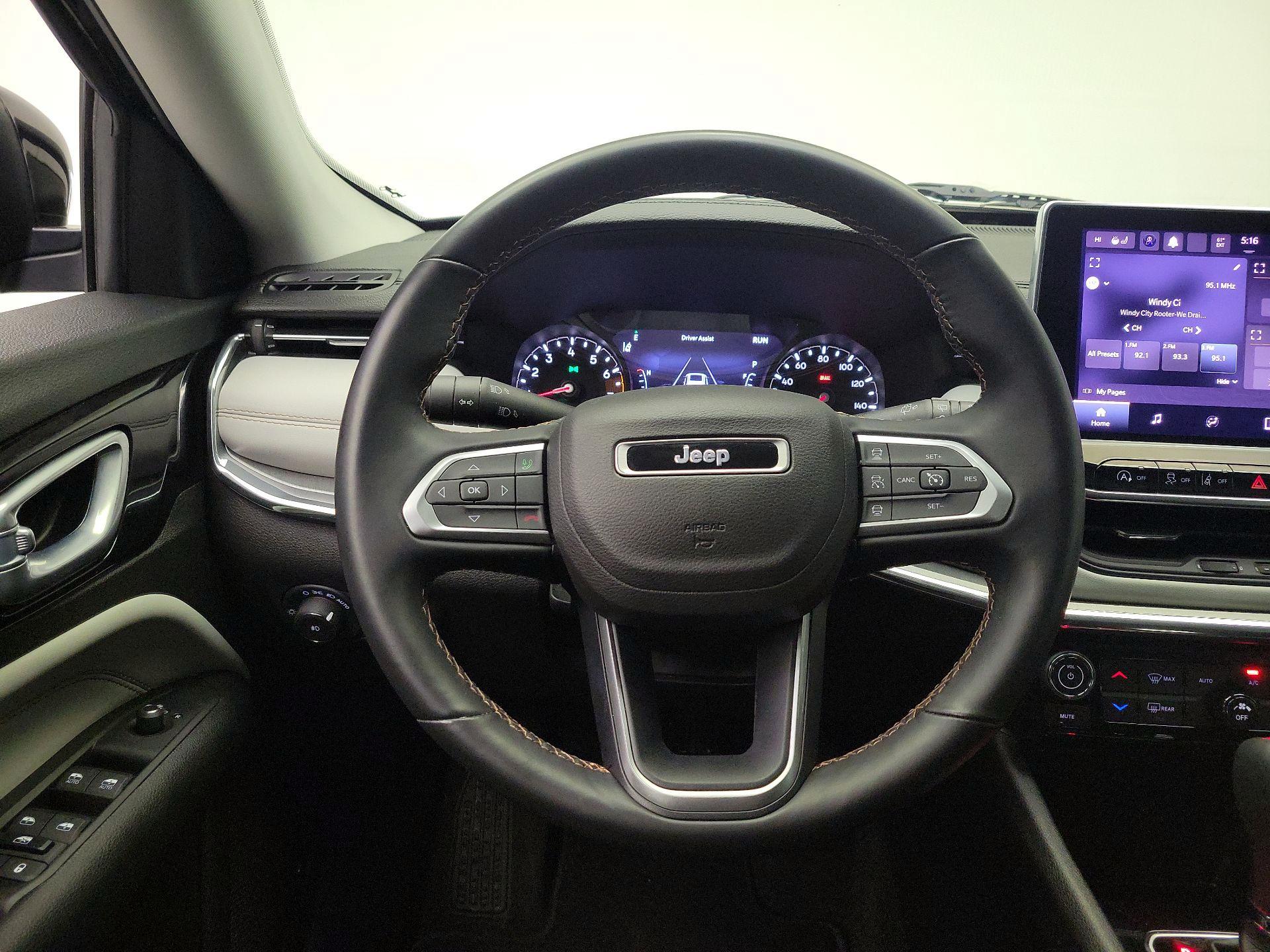 Thumbnail: 2022 Jeep Compass - 10