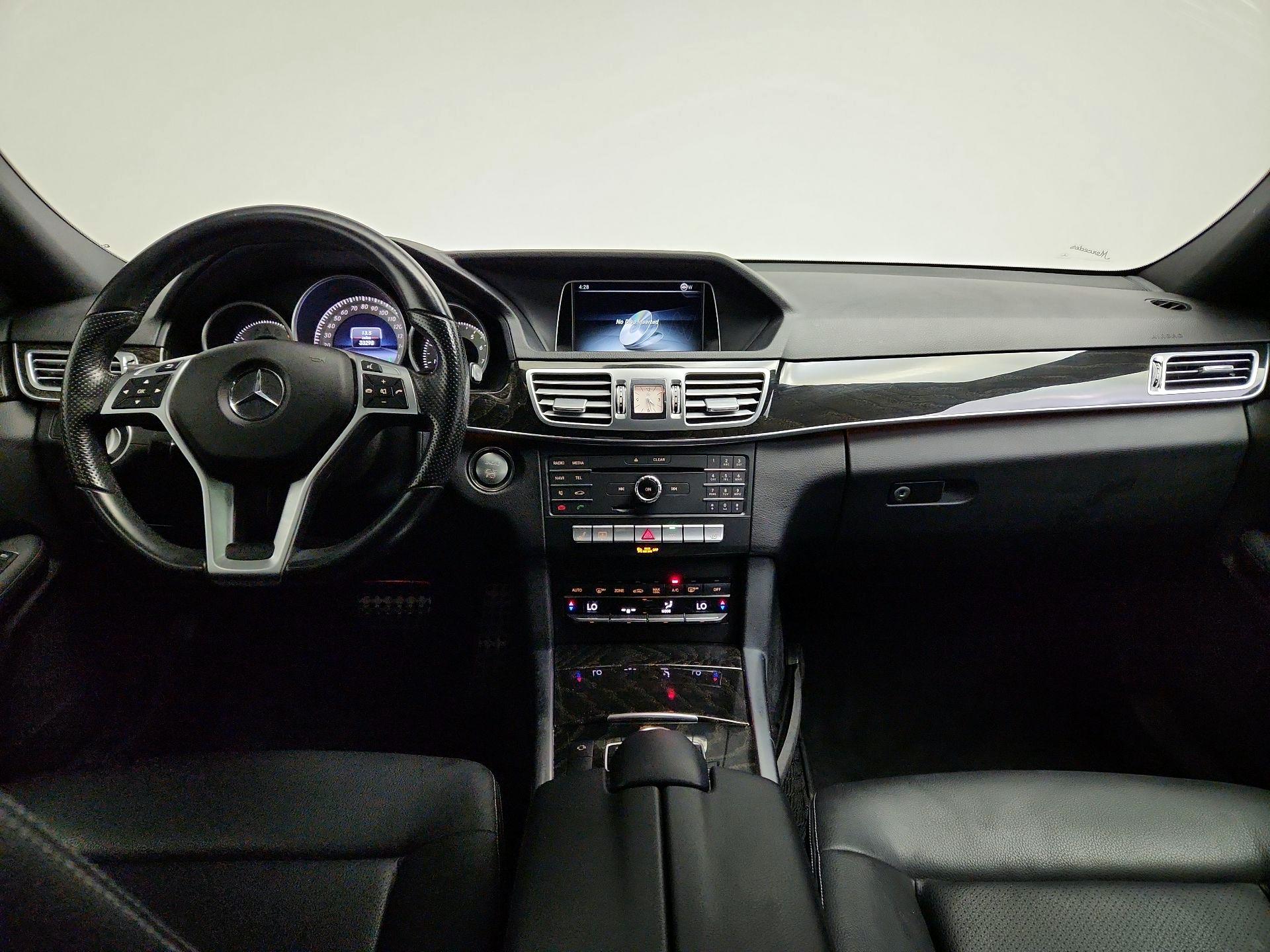 Thumbnail: 2016 Mercedes-Benz E-Class - 9