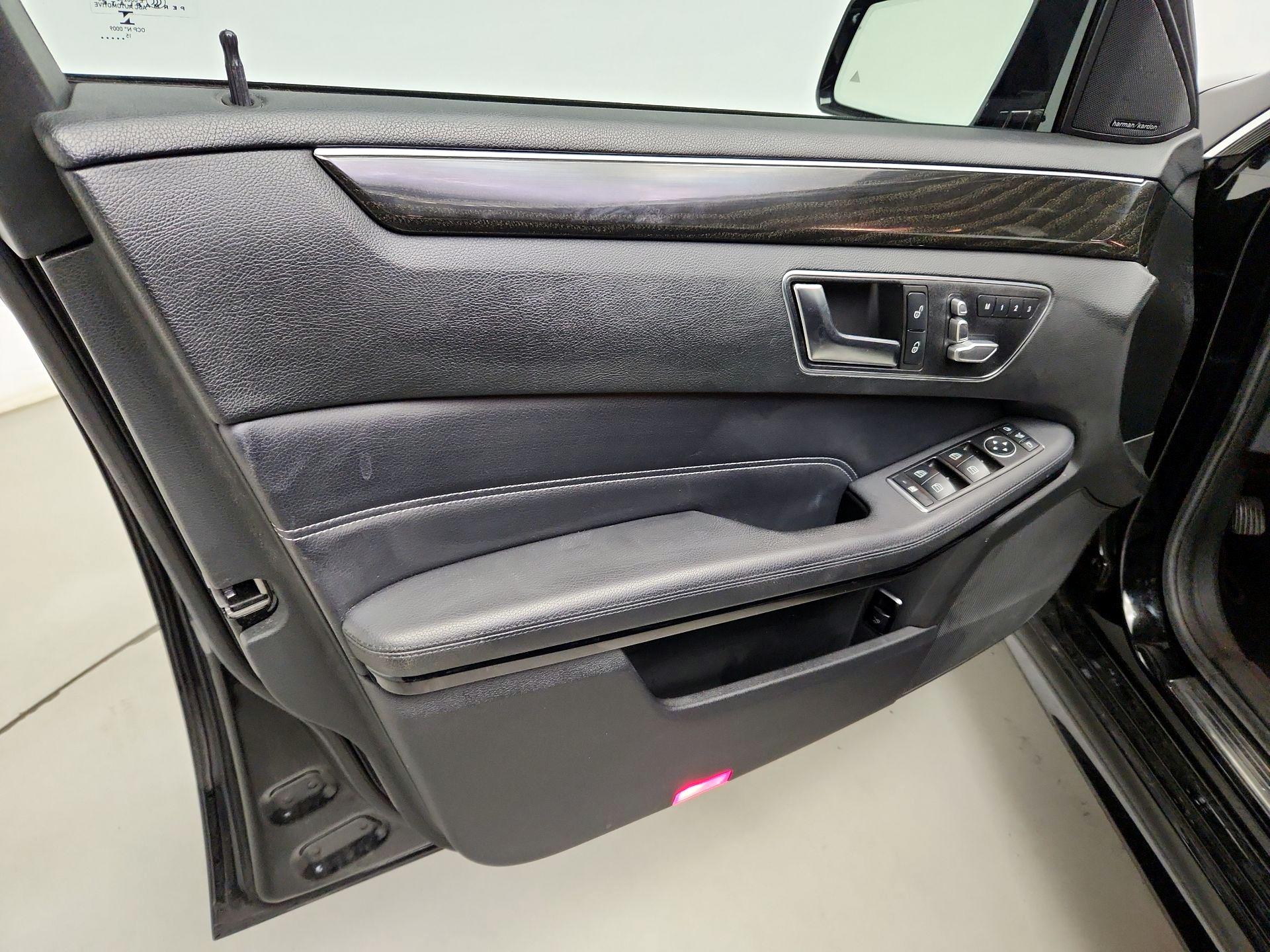 Thumbnail: 2016 Mercedes-Benz E-Class - 12