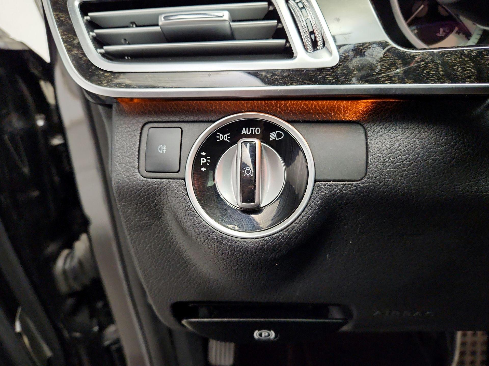 Thumbnail: 2016 Mercedes-Benz E-Class - 13