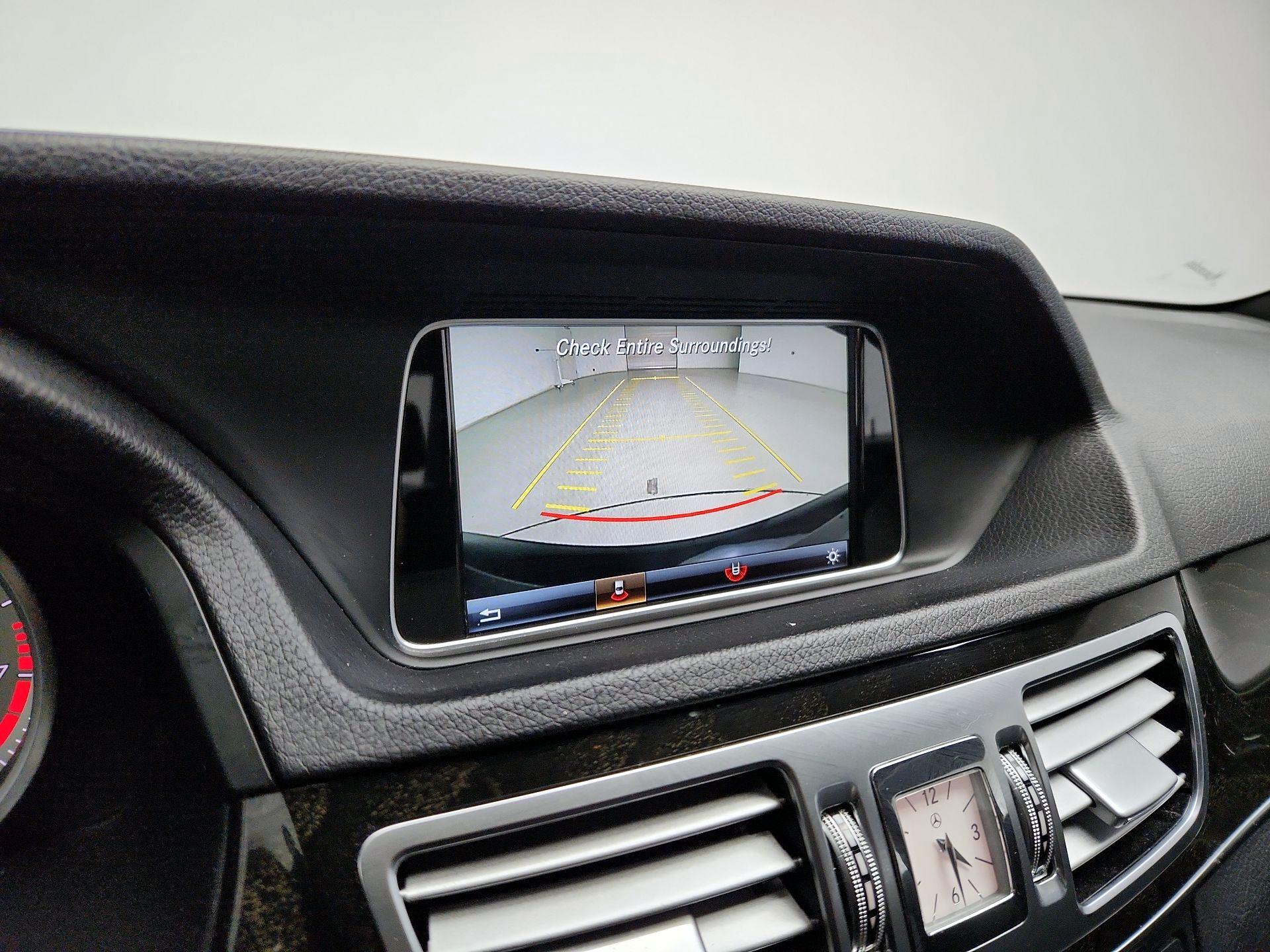 Thumbnail: 2016 Mercedes-Benz E-Class - 15