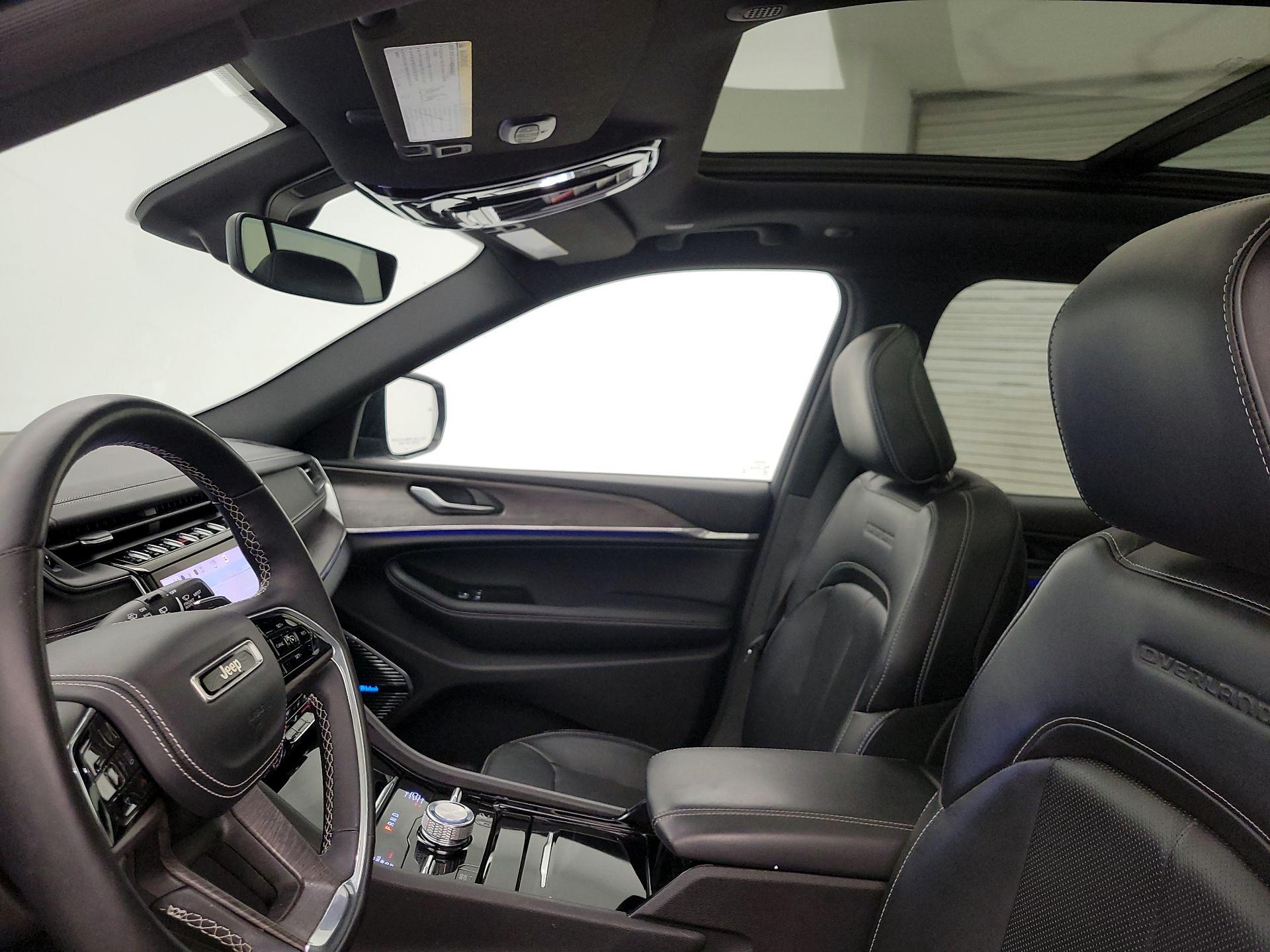 Thumbnail: 2022 Jeep Grand Cherokee - 20