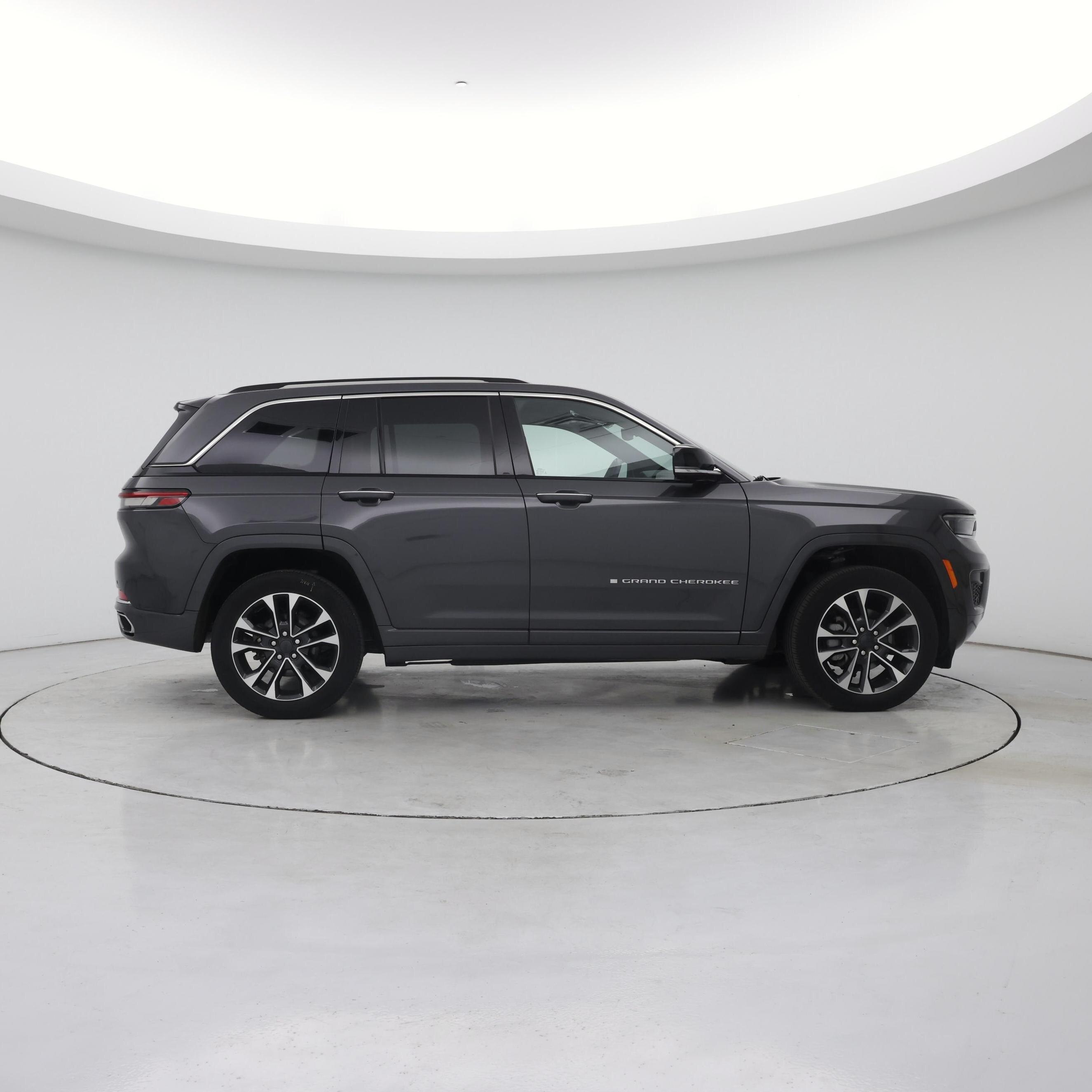 Thumbnail: 2022 Jeep Grand Cherokee - 7