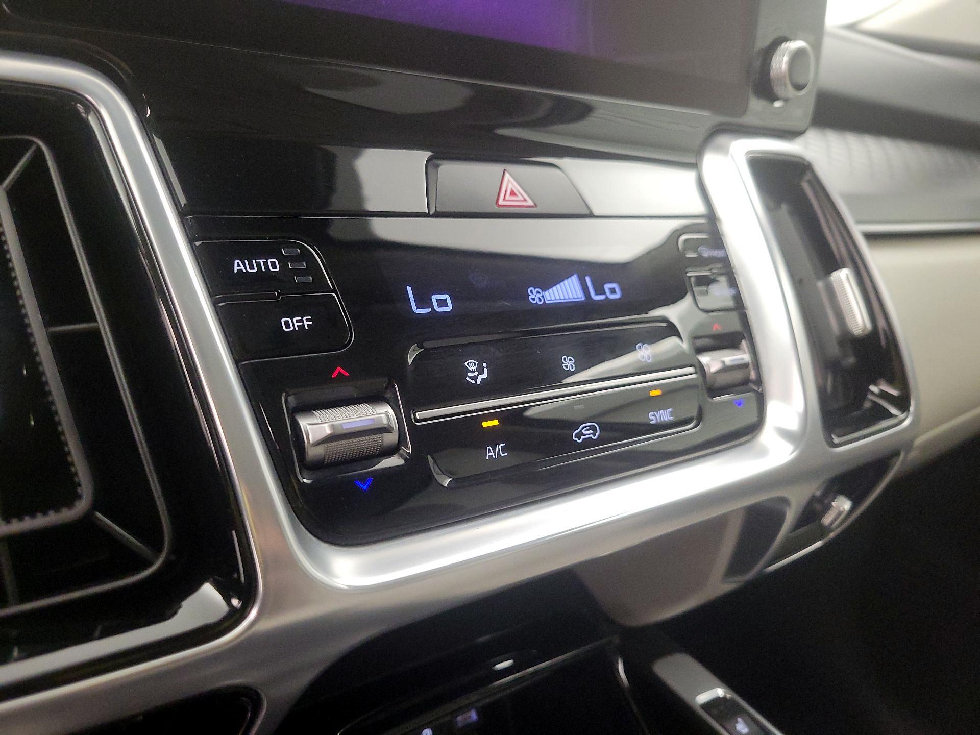 Thumbnail: 2022 Kia Sorento - 17