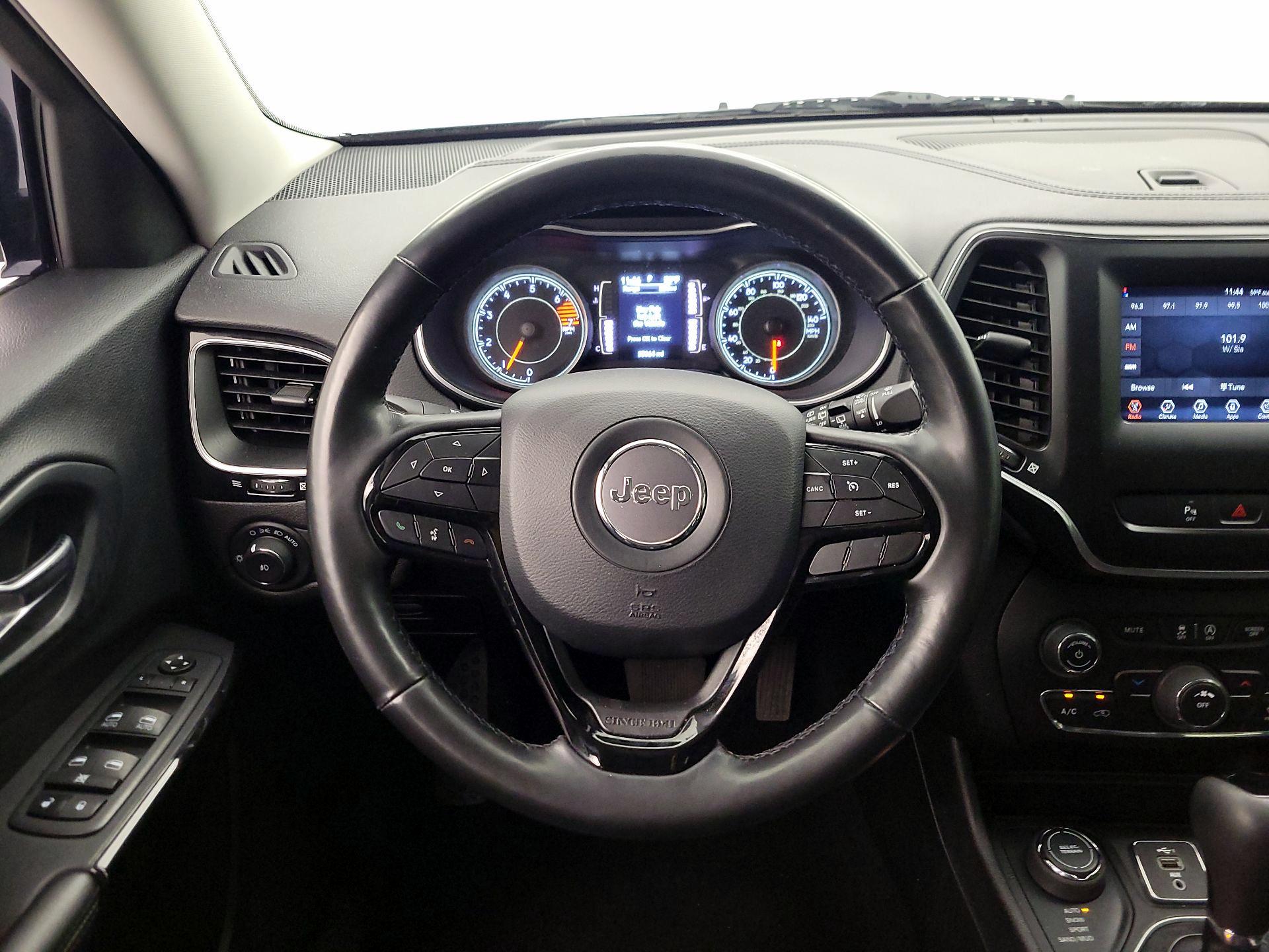 Thumbnail: 2021 Jeep Cherokee - 10