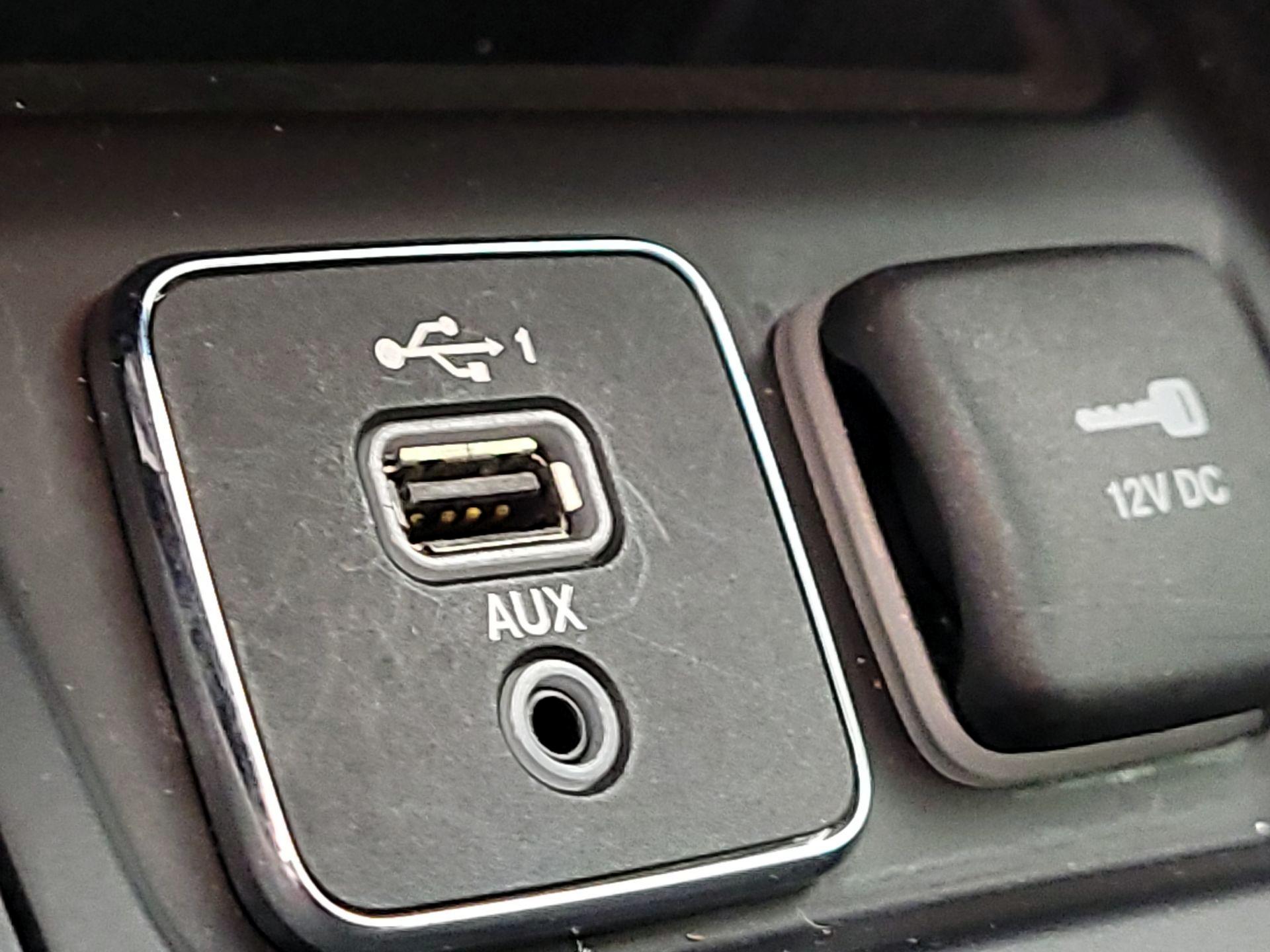 Thumbnail: 2021 Jeep Cherokee - 18