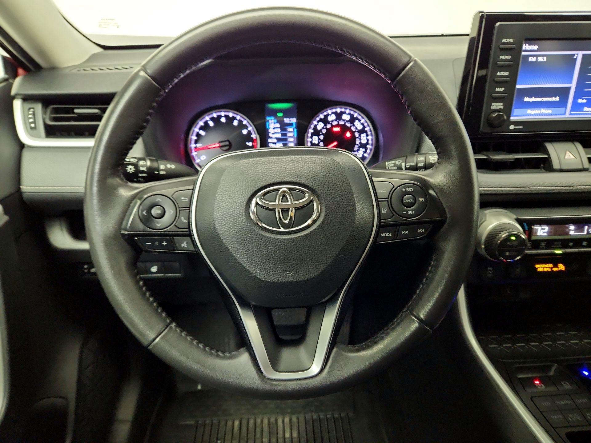 Thumbnail: 2021 Toyota RAV4 - 10