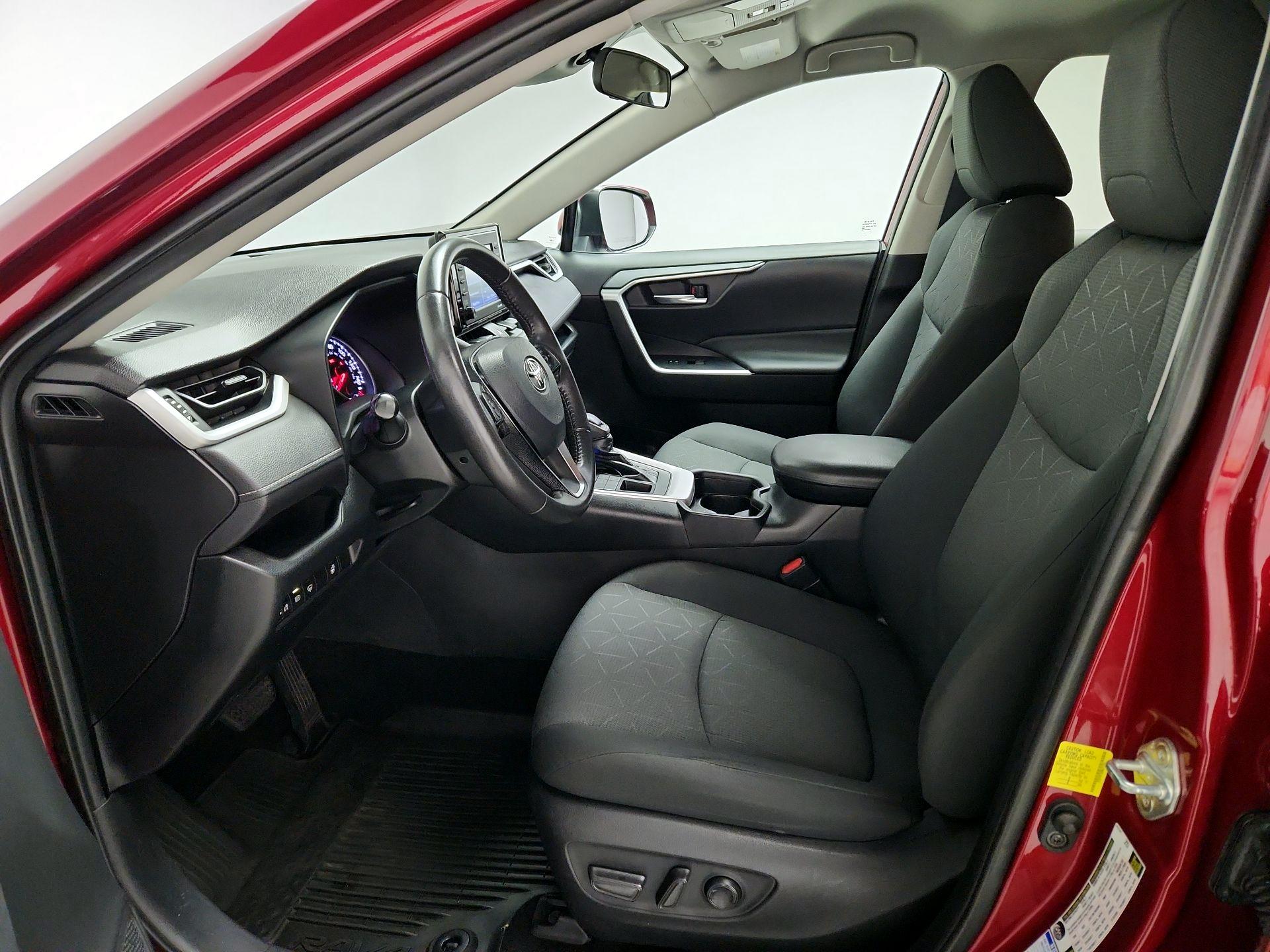 Thumbnail: 2021 Toyota RAV4 - 11