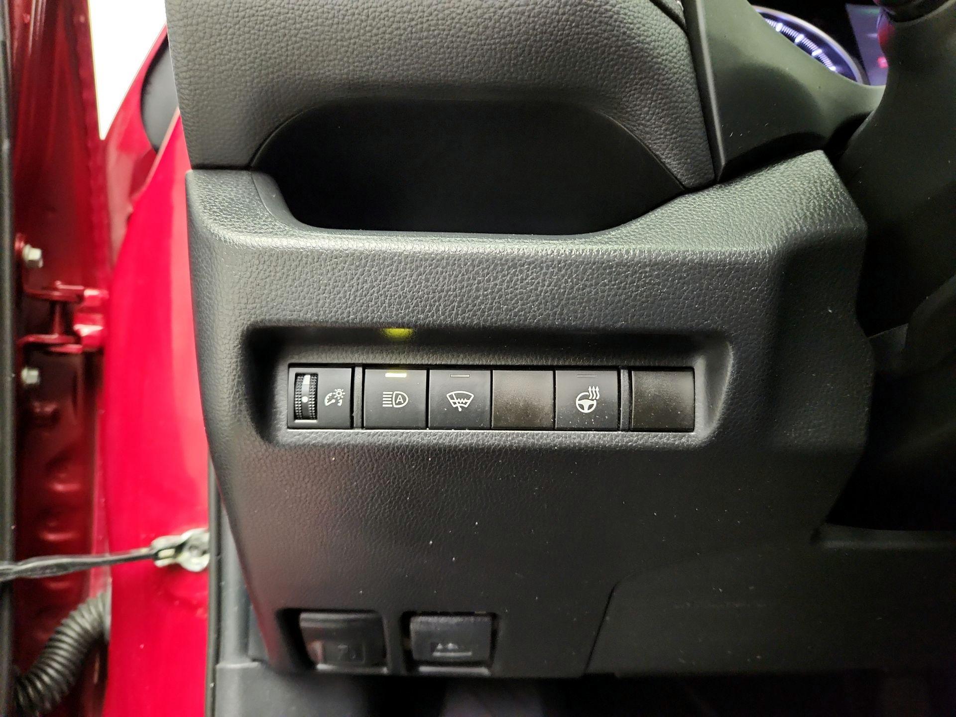 Thumbnail: 2021 Toyota RAV4 - 13